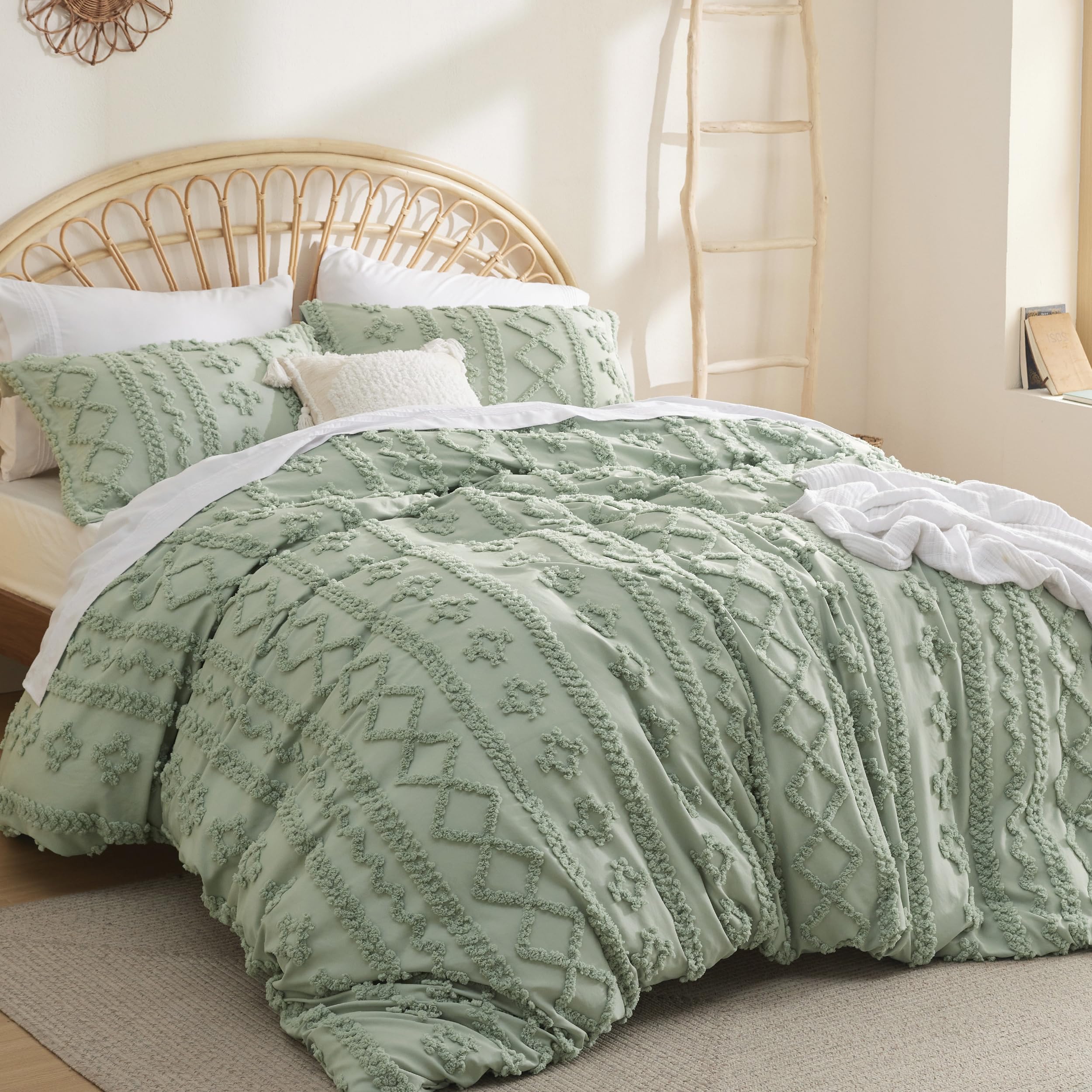 Bedsure Boho Duvet Cover Queen Size - Tufted Duvet Cover Queen Set For All Seasons, 3 Pieces Soft Shabby Chic Embroidery Boho Bedding, Comforter Not Included (Light Green, 90' X 90')