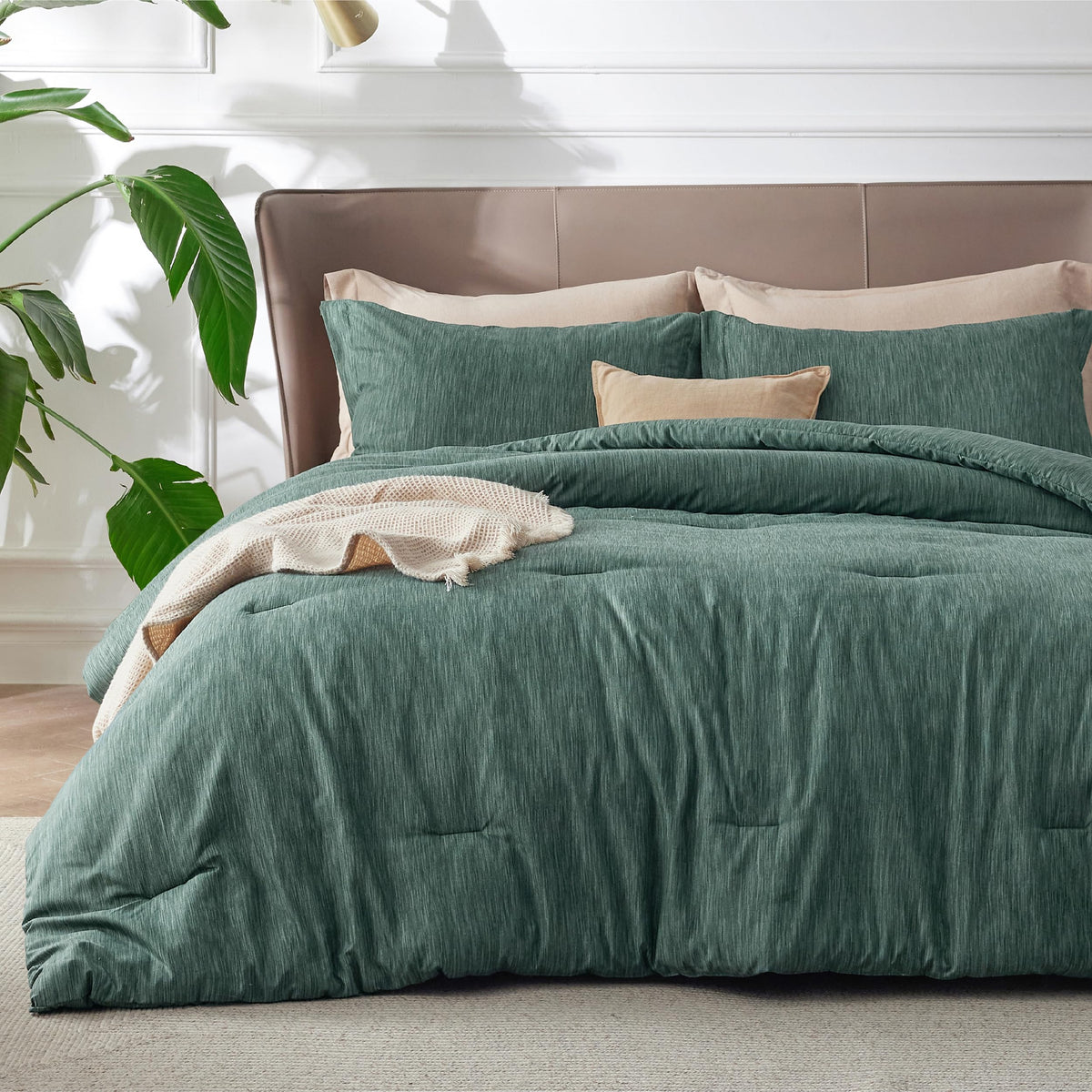 Bedsure Queen Comforter Set - Emerald Green Comforter Queen Size, Soft Bedding For All Seasons, Cationic Dyed Bedding Set, 3 Pie