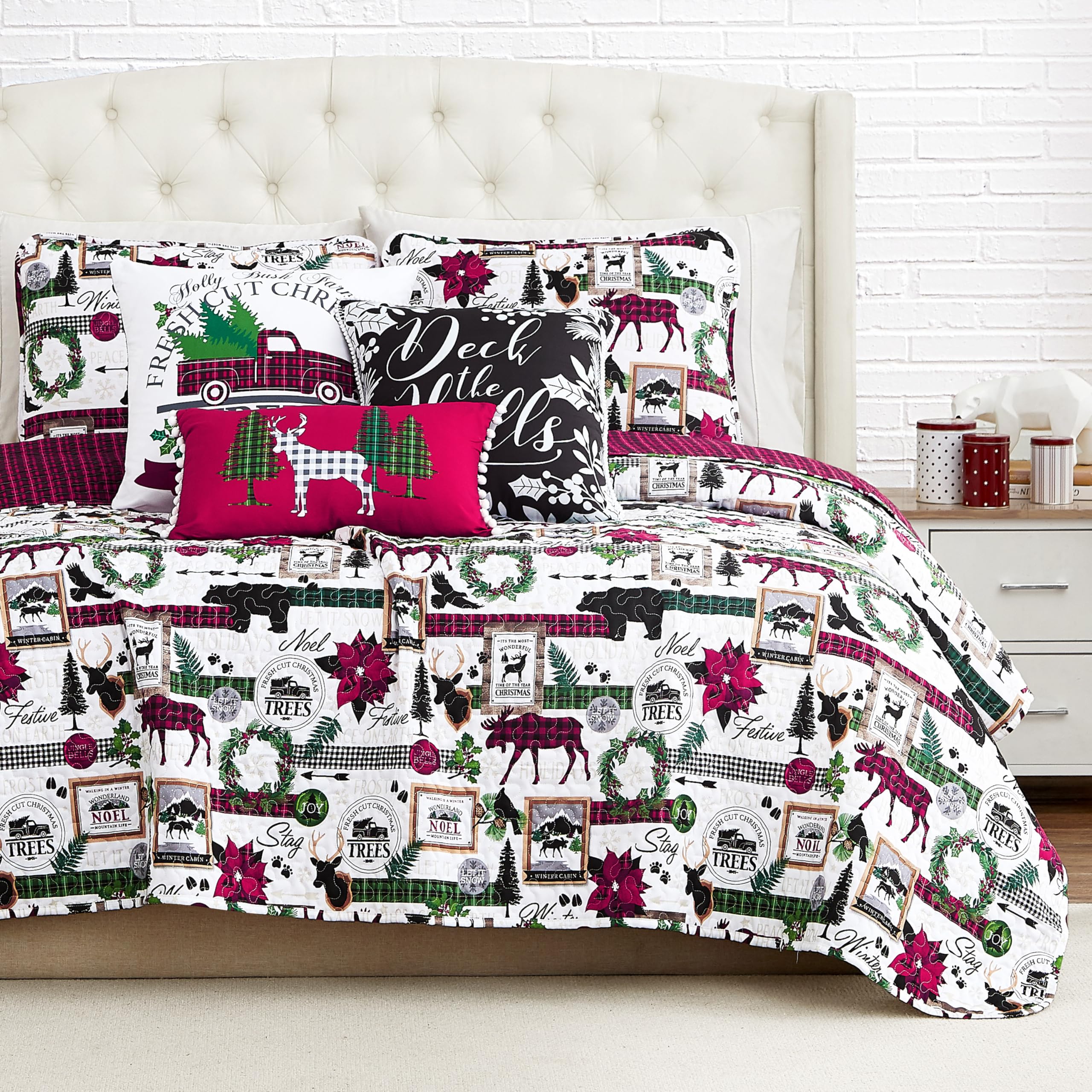 Southshore Fine Living, Inc. Merry Town Christmas Quilt Set, Twin Size 5-Piece Christmas Bedding Set W/Shams & Holiday Throw Pil