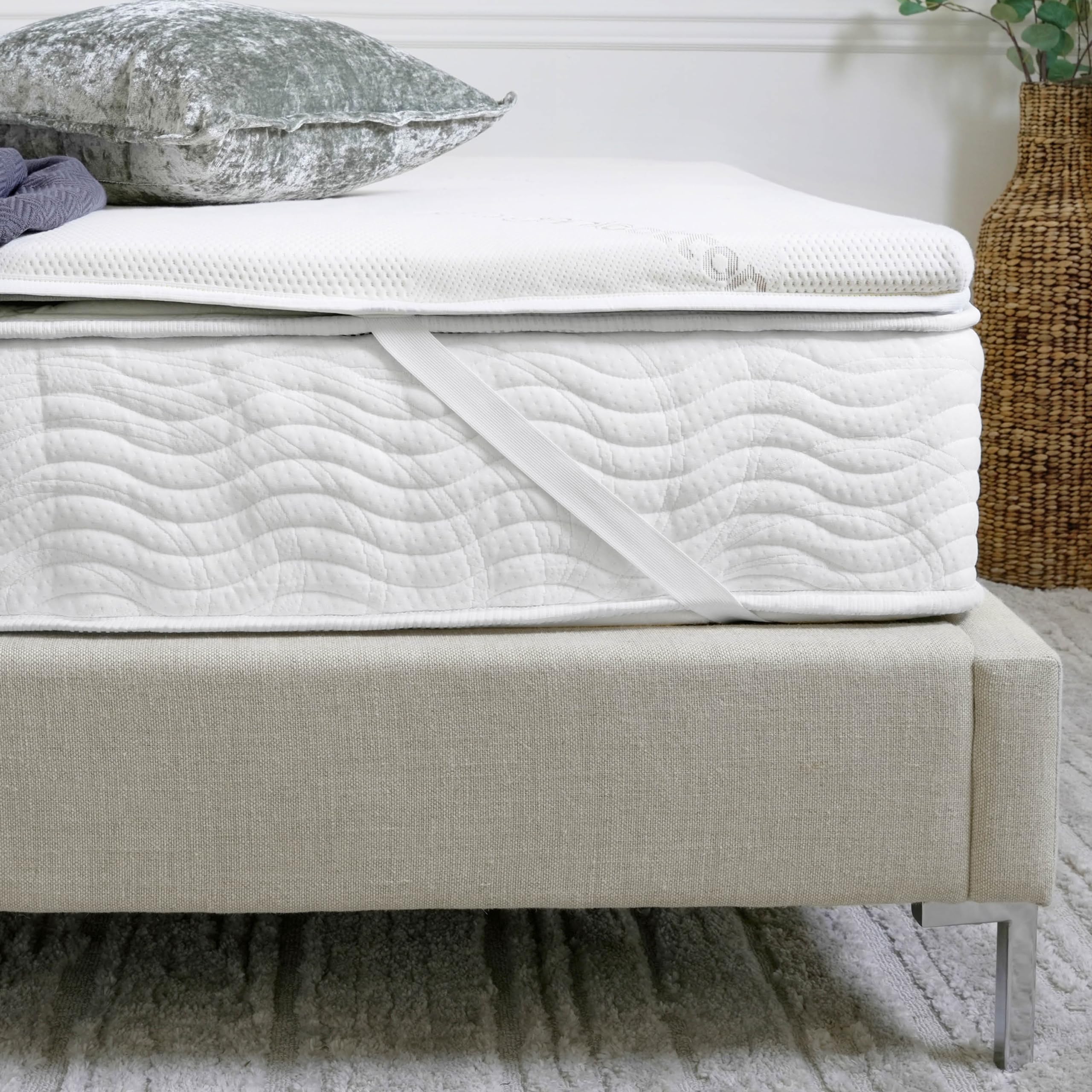 Saatva Natural Latex Mattress Topper - 1.5    Layer Of Natural Latex Foam - Breathable Comfort & Durable, Responsive Support - C