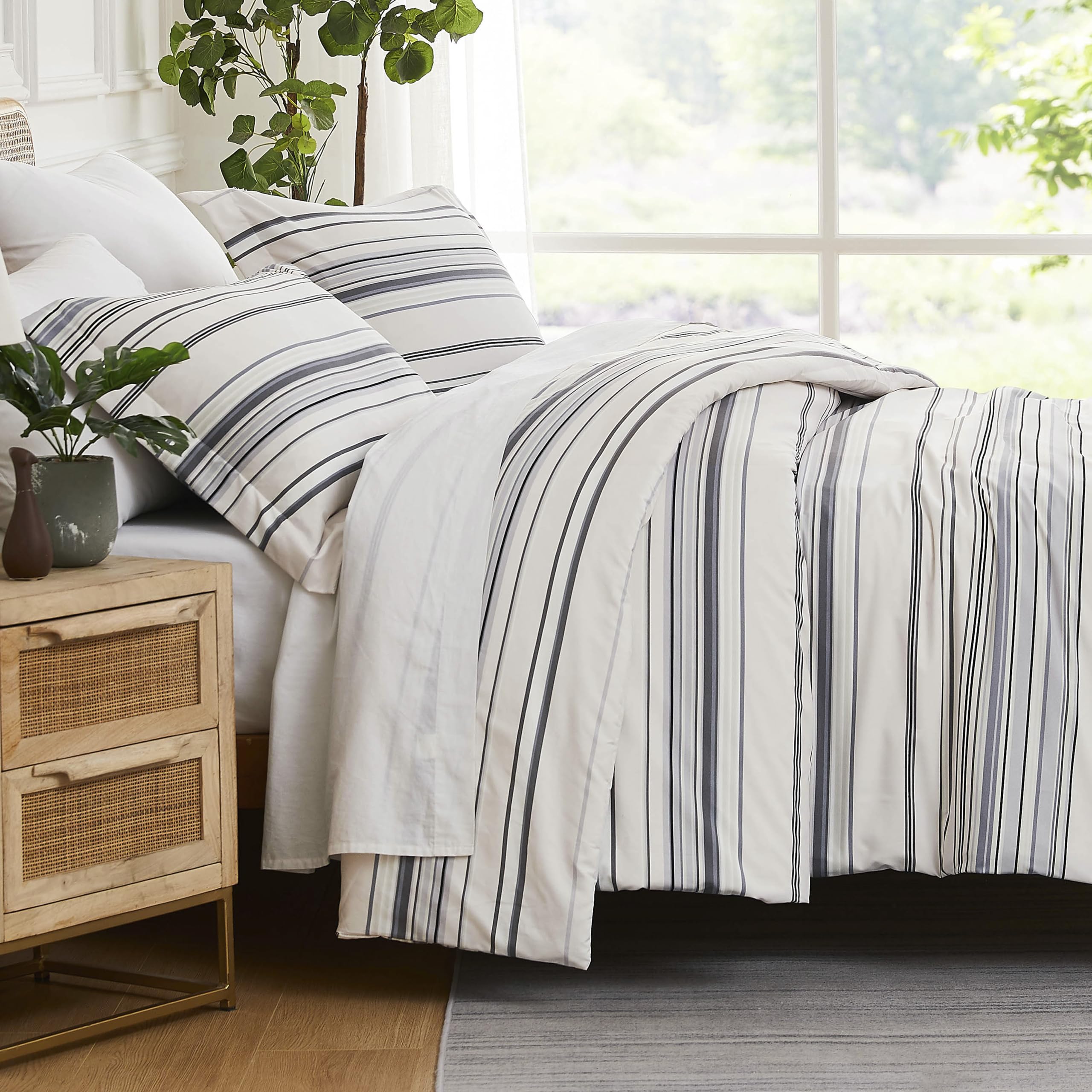 Southshore Fine Living, Inc. 3-Piece Comforter Full Size Set, Down Alternative Grey Striped Comforter With 2 Pillow Shams, Soft