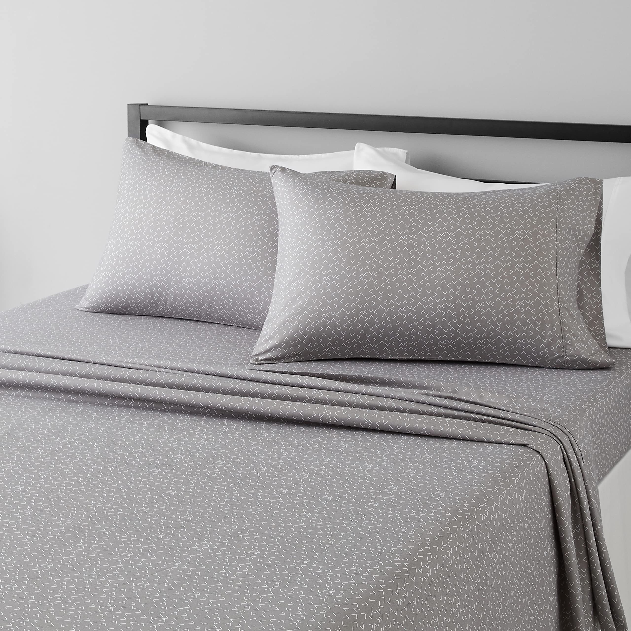 Amazon Basics Lightweight Super Soft Easy Care Microfiber 4 Piece Bed Sheet Set With 14-Inch Deep Pockets, Full, Gray Arrows, Ge