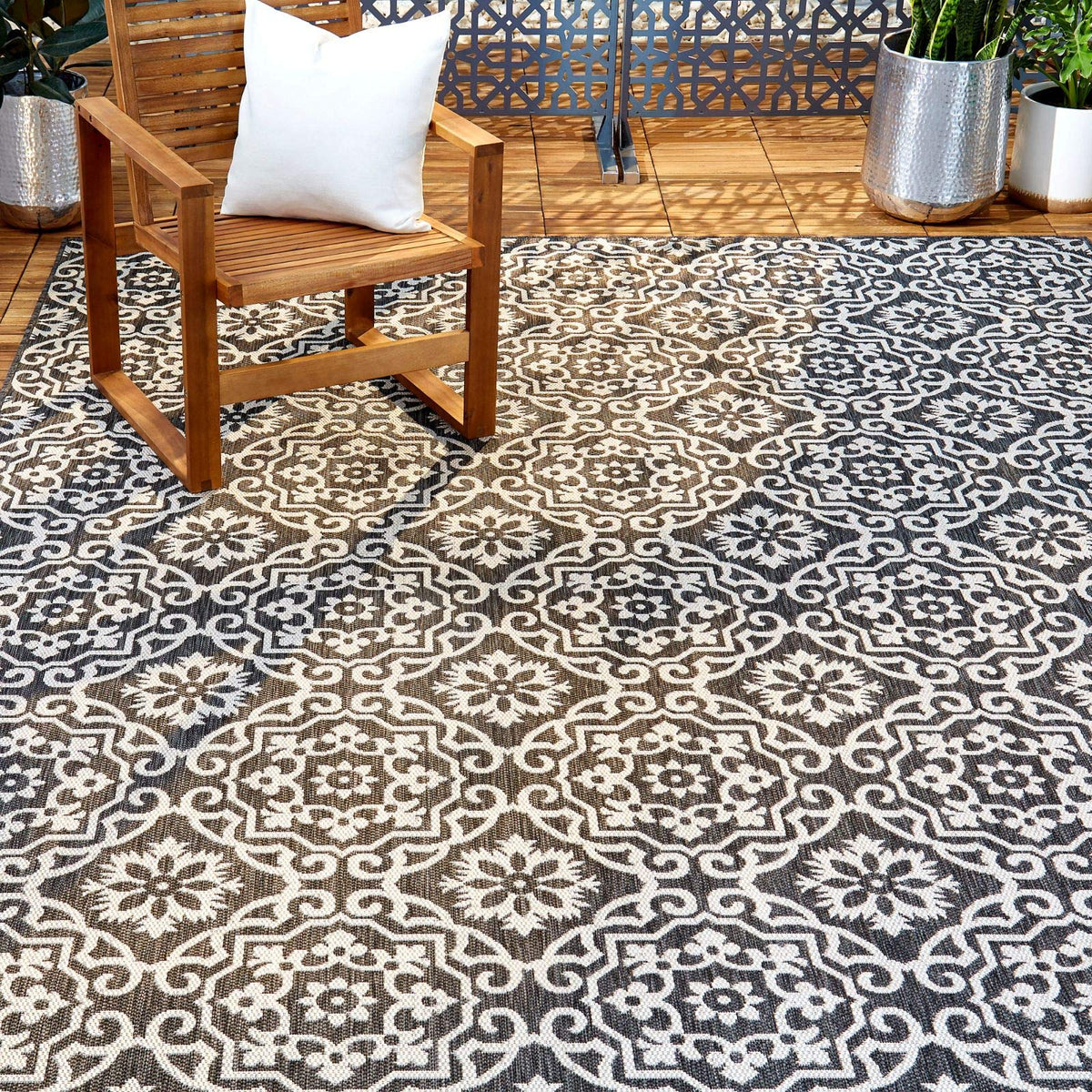 Nicole Miller New York Patio Country Danica Transitional Geometric Indoor/Outdoor Area Rug, Black/Grey, 5'2'X7'2'