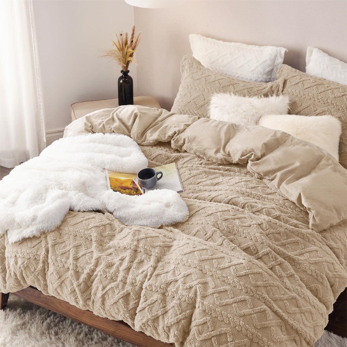 Bedsure Fluffy Queen Comforter Set, Warm Sand Plush Fleece Bed Set, Luxury Jacquard Farmhouse Boho Soft Warm Bedding For Winter,