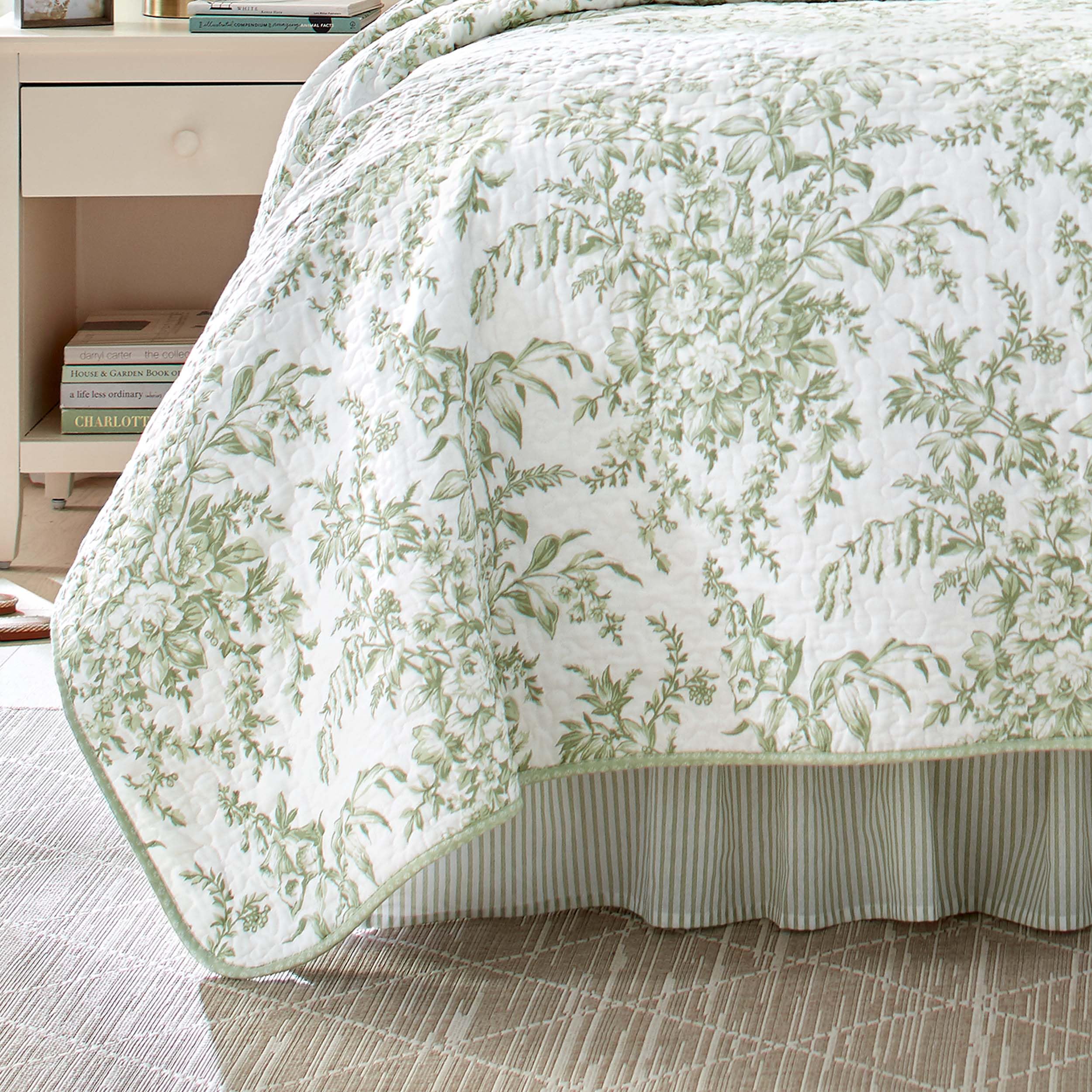 Laura Ashley - King Quilt Set, Reversible Cotton Bedding With Matching Shams, Lightweight Home Decor For All Seasons (Bedford Green/Off-White, King)