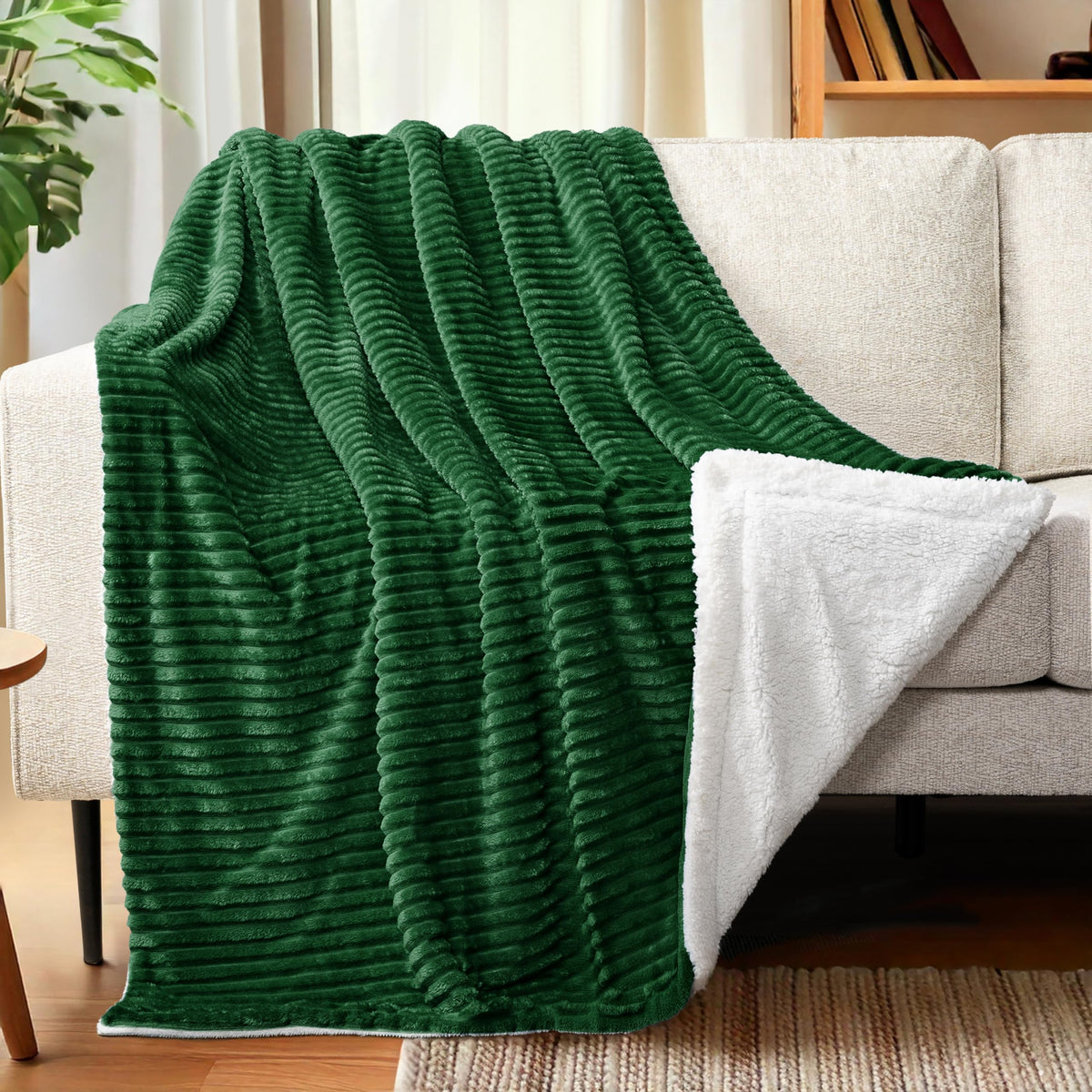 Pavilia Emerald Green Sherpa Fleece Throw Blanket For Couch, Soft Plush Fuzzy Blankets, Fluffy Flannel Sherpa Blanket For Sofa,