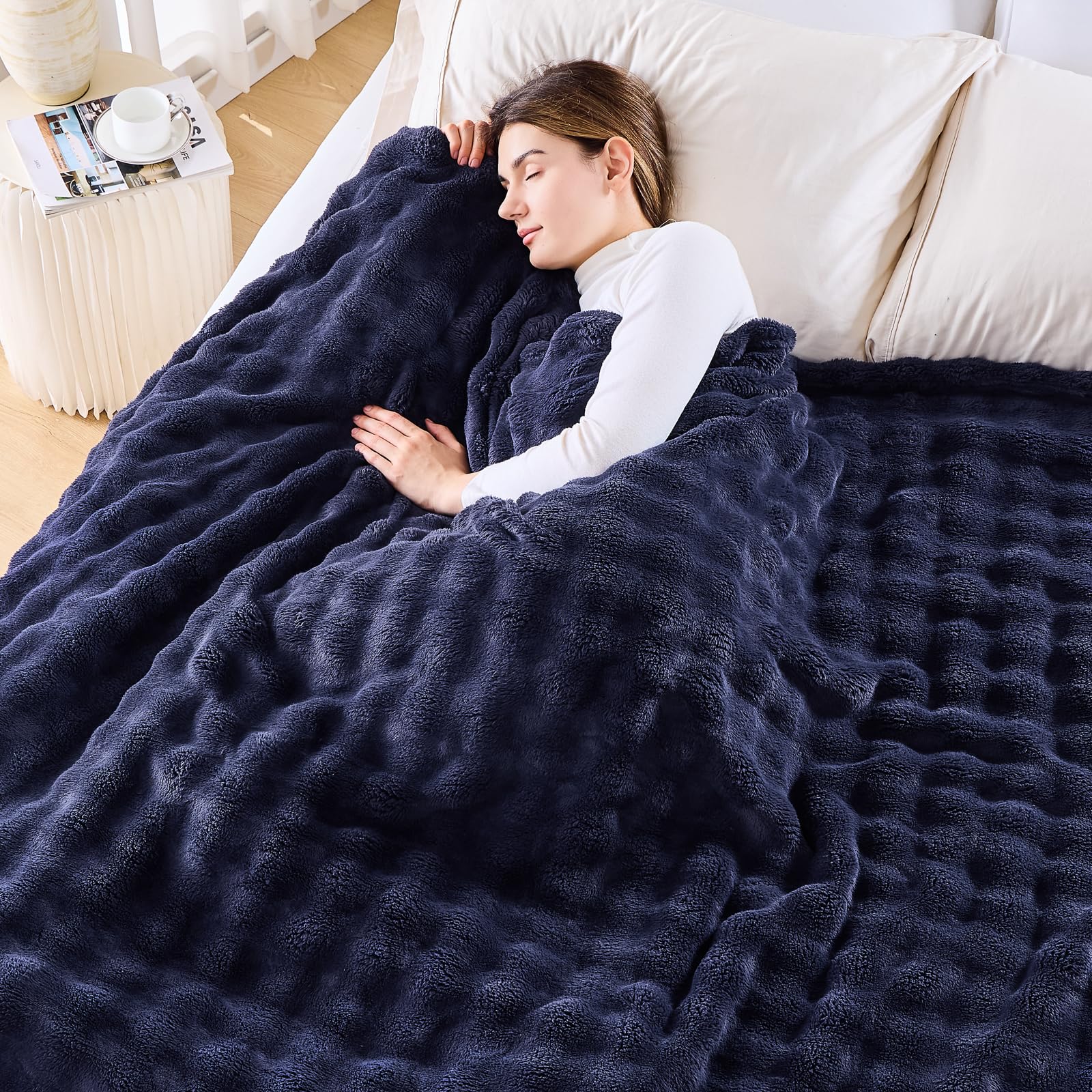 Newcosplay King Blanket For Couch Dark Navy Super Soft Flannel Fleece 3D Bubble Lightweight Bed Blanket All Season Use (Dark Nav