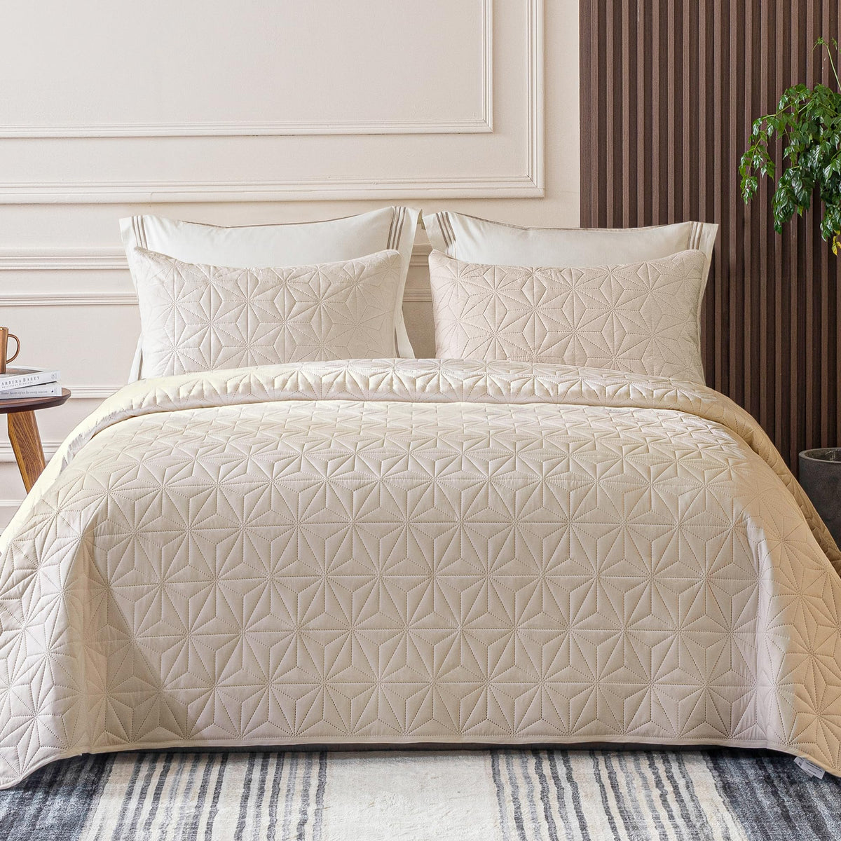 Whale Flotilla Queen Size Quilt Bedding Set, Soft Brich Beige Queen/Full Quilts Bedspreads For All Seasons, Lightweight Geometri
