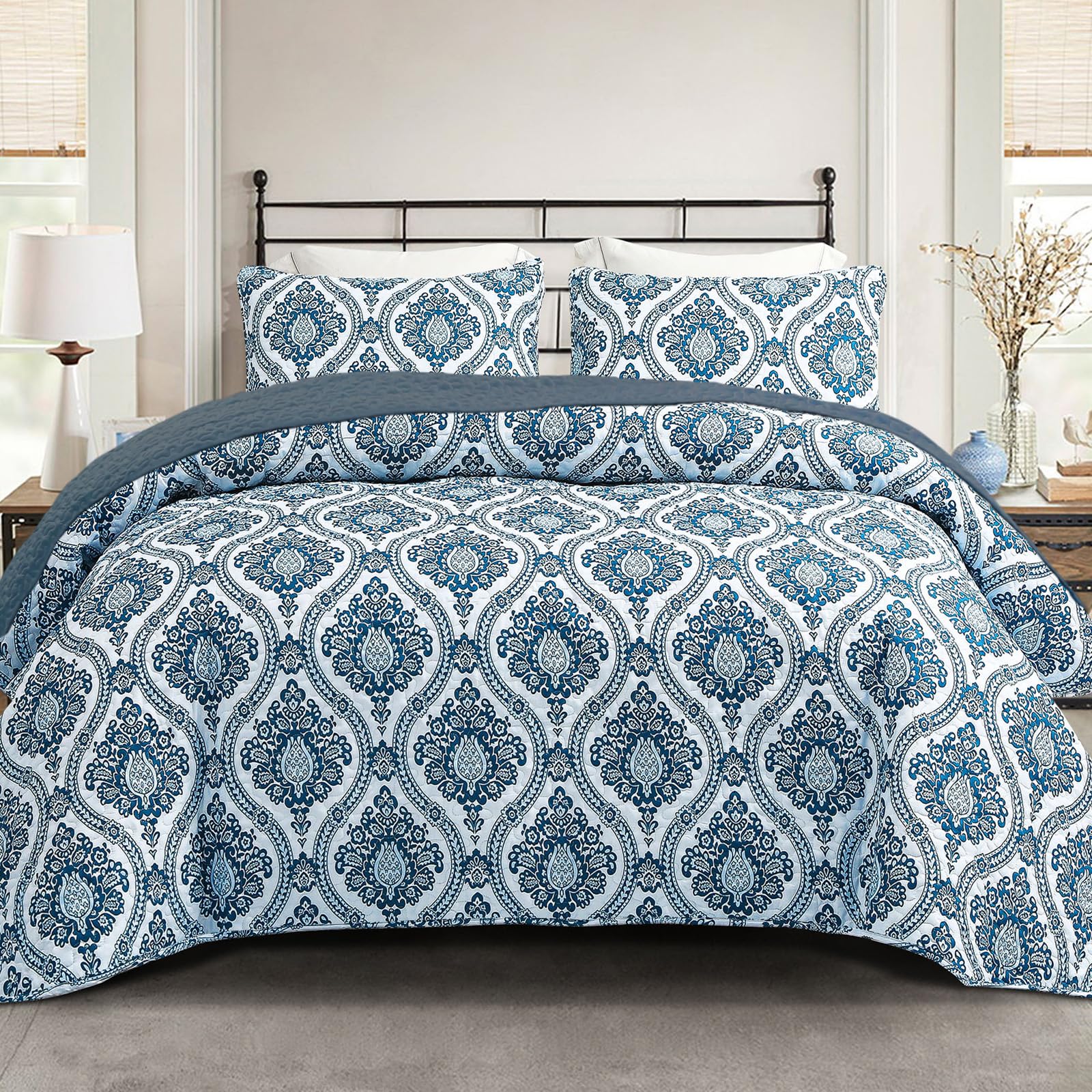 Exclusivo Mezcla Reversible Boho Quilt Set Queen Size, 3 Pieces Damask Blue All Season Bedspreads, Ultra Soft Floral Coverlet Be