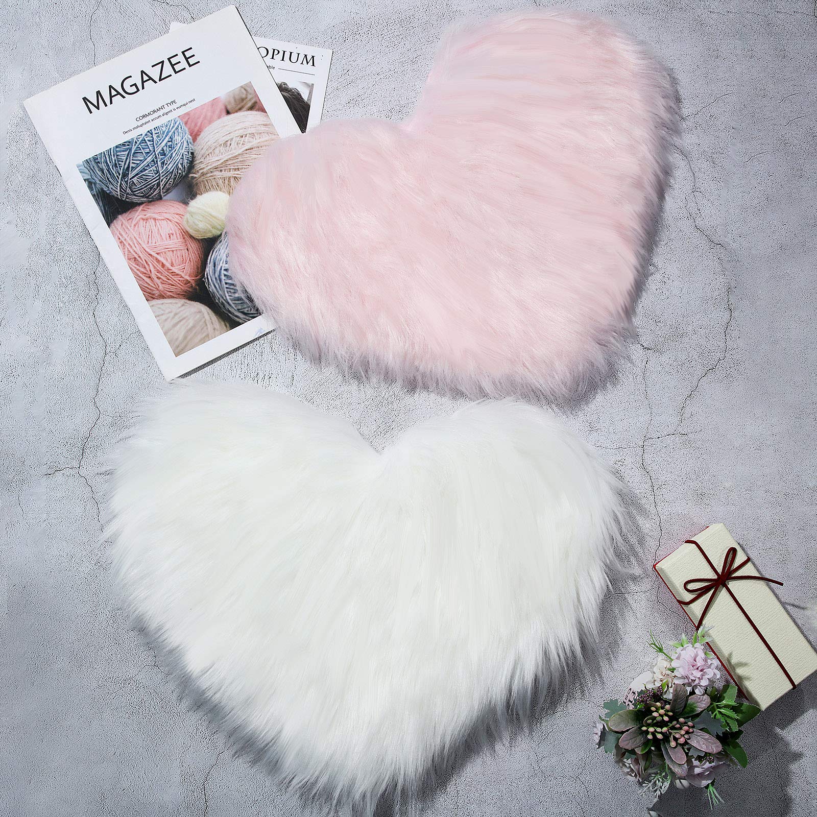 Mudder 2 Pieces Heart Shaped Rug Faux Room Fluffy Carpet Heart Shaped Door Mat for Room Bedroom, 12 x 16 Inch(White and Pink)