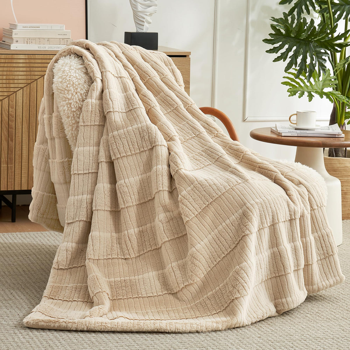 Am?Ie Home Sculpted Stripe Faux Fur Queen Size Bed Blanket, Cozy Soft Fuzzy Fluffy Blankets For Couch, Bed, 88 * 90 Inches, Beig