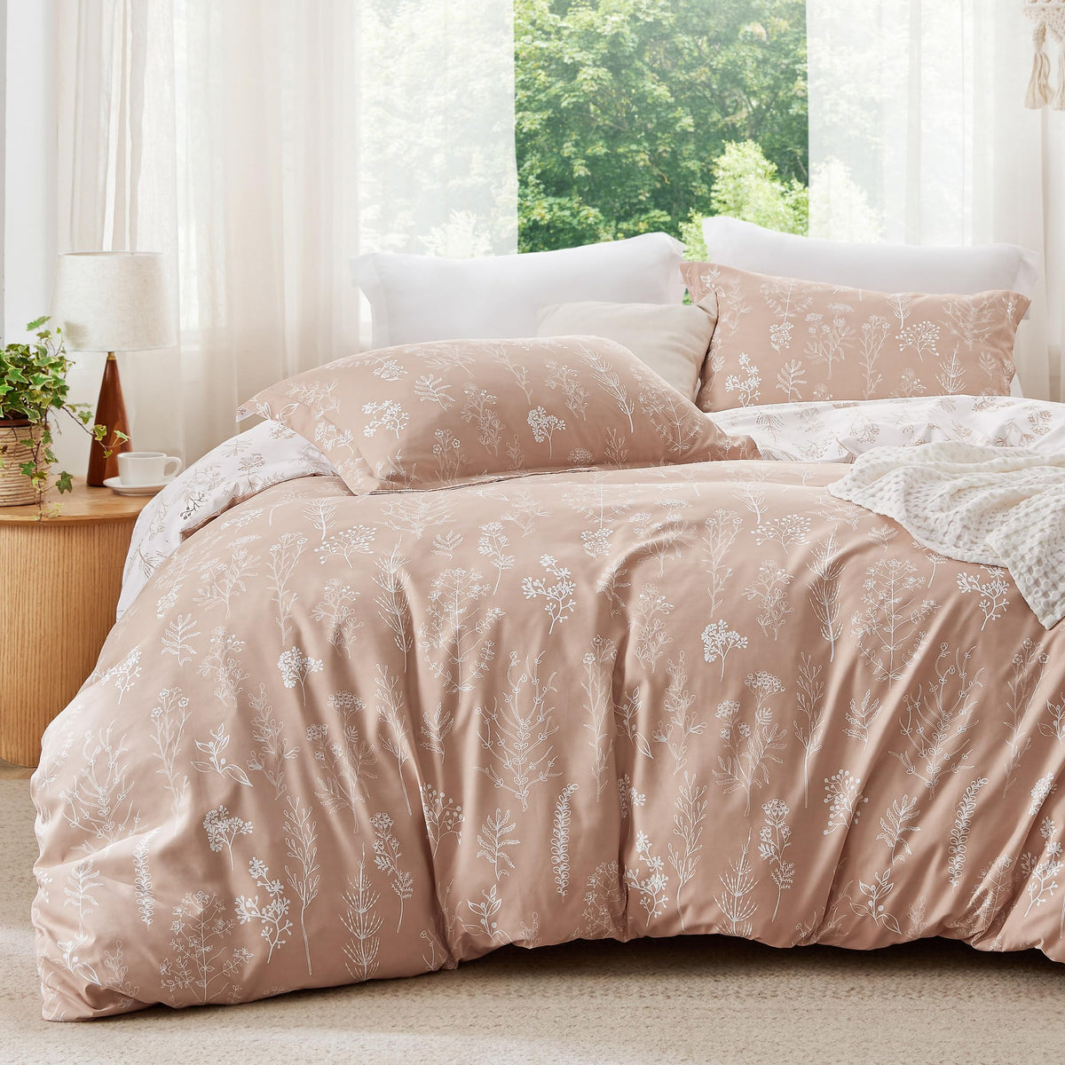 Bedsure Queen Comforter Set - Dusty Rose Comforter, Cute Floral Bedding Comforter Sets, Gifts For Woman, 3 Pieces, 1 Soft Revers