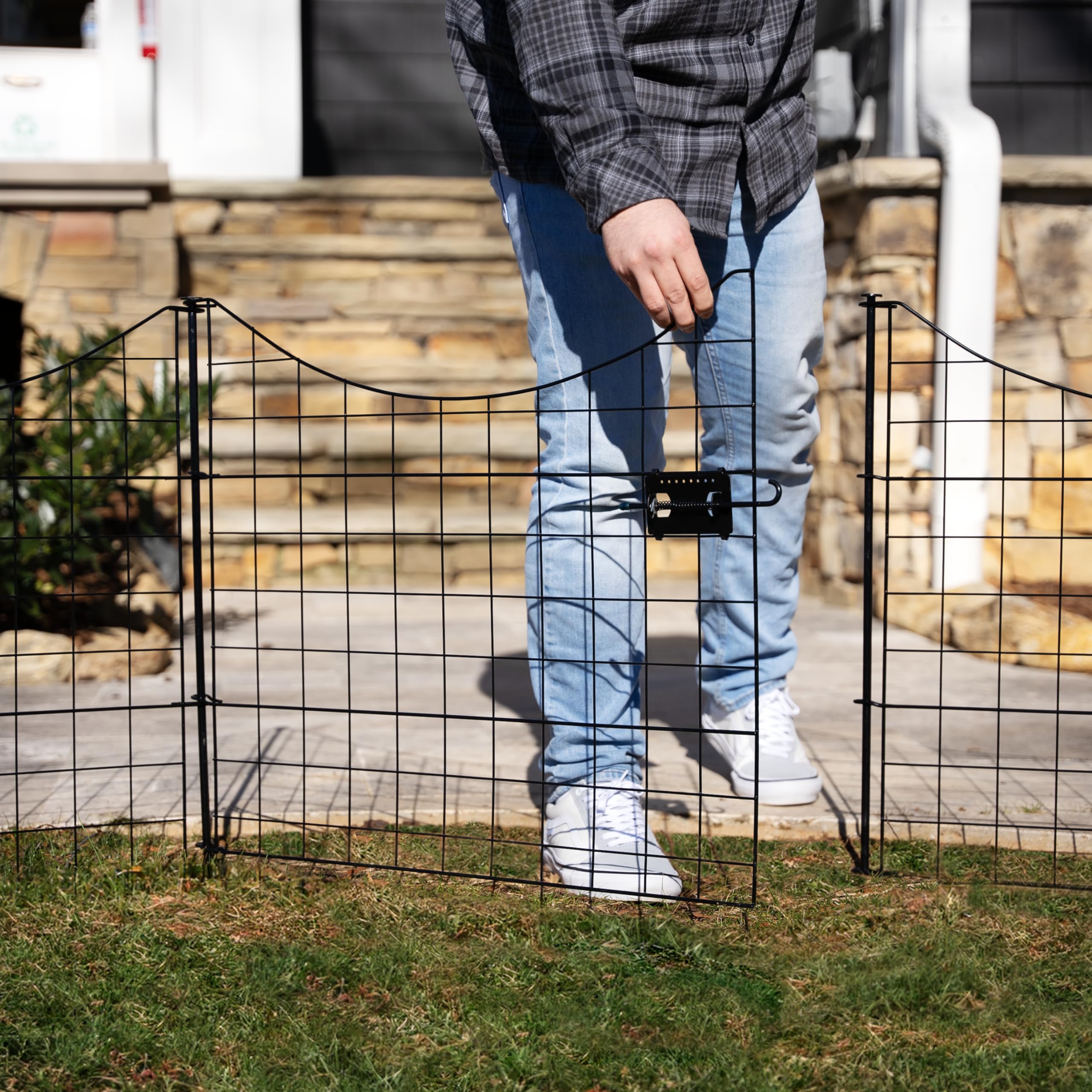 Zippity Outdoor Products Wf29013 No Dig Metal Garden Fence And Gate Bundle, 4 Panels + 1 Gate-25 Tall, Black