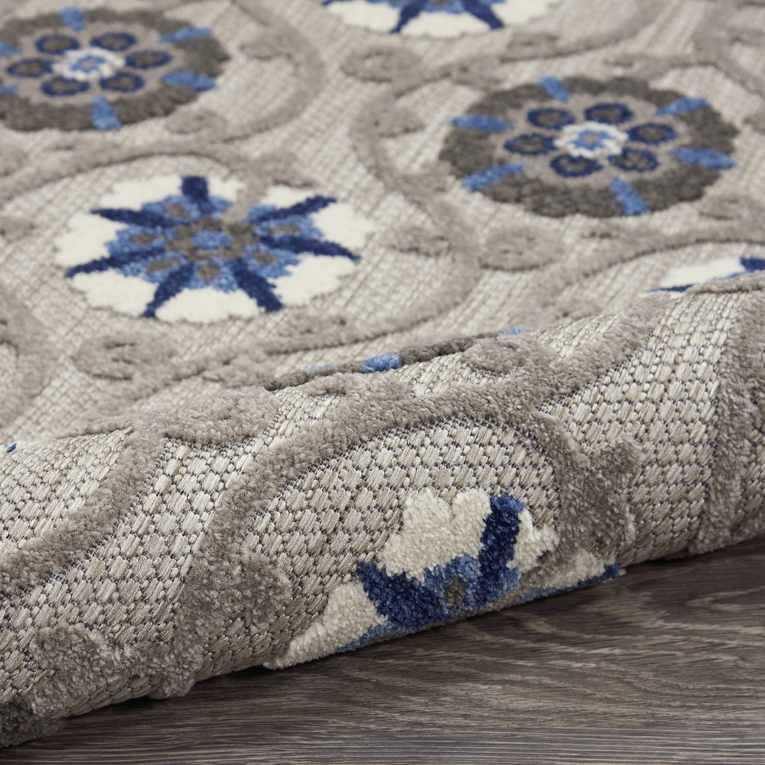 HomeRoots Grey/Blue 100% Polypropylene 4’ x 6’ Gray and Blue Indoor Outdoor Area Rug