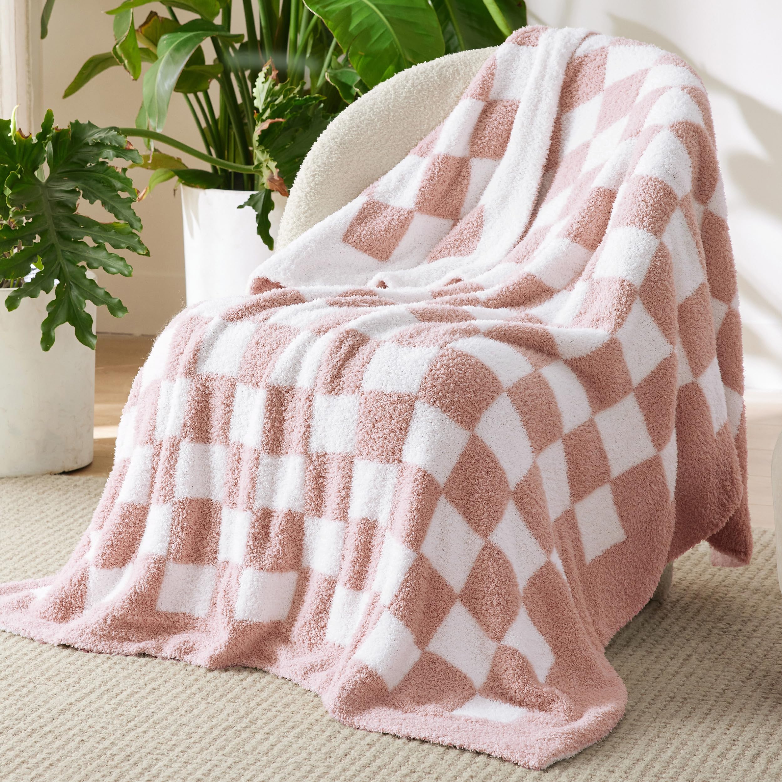 Bedsure Super Soft Knit Throw Blanket - Warm Cozy Reversible Checkerboard Pink Blanket, Fluffy Fuzzy Plush Lightweight Print Bla