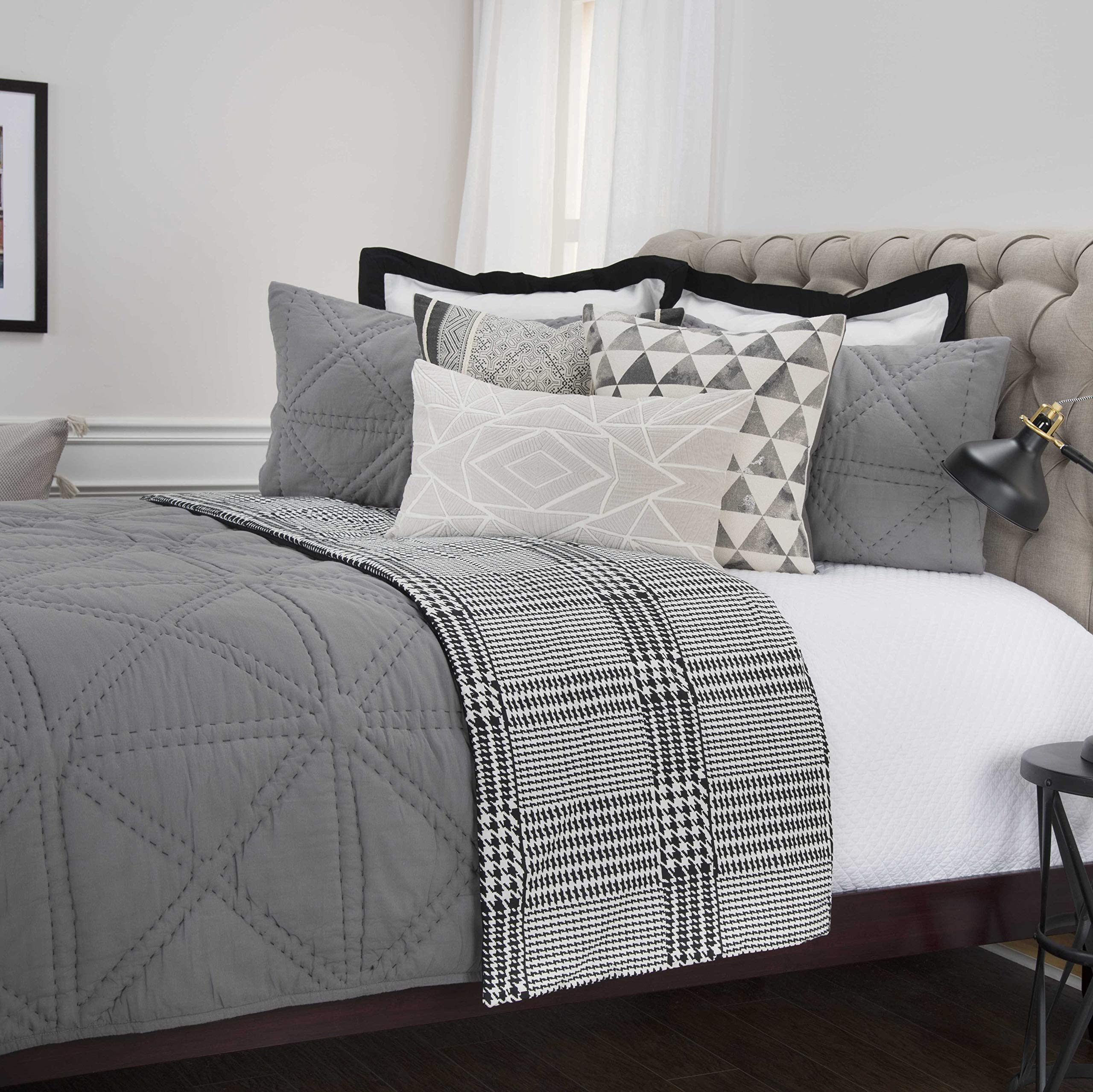Rizzy Home | Bq4833 | 106"X92" Gray/Neutral/Solid Quilt