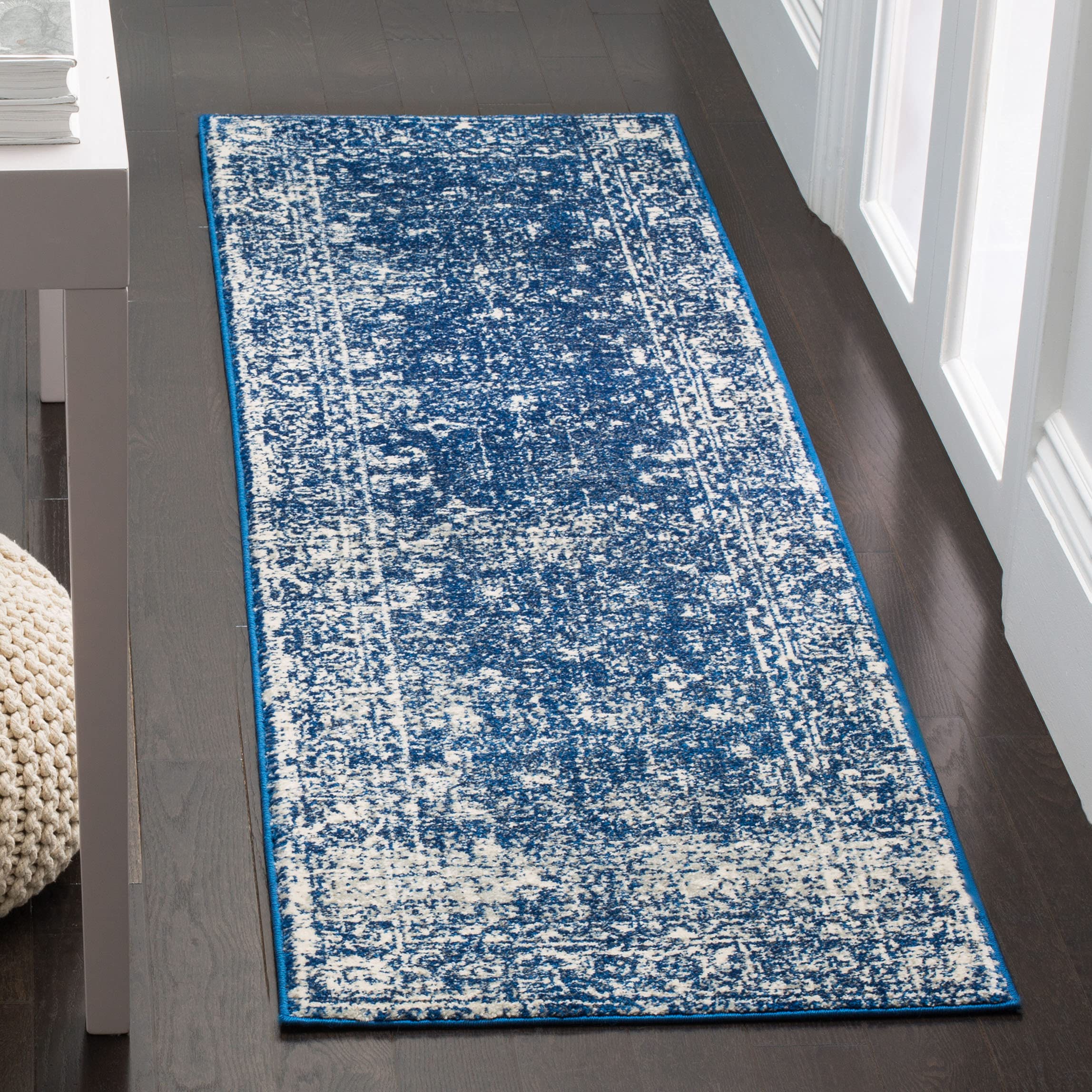 SAFAVIEH Evoke Collection 22 x 7 Navy/Ivory EVK270A Shabby Chic Distressed Non-Shedding Living Room Entryway Foyer Hallway Bed