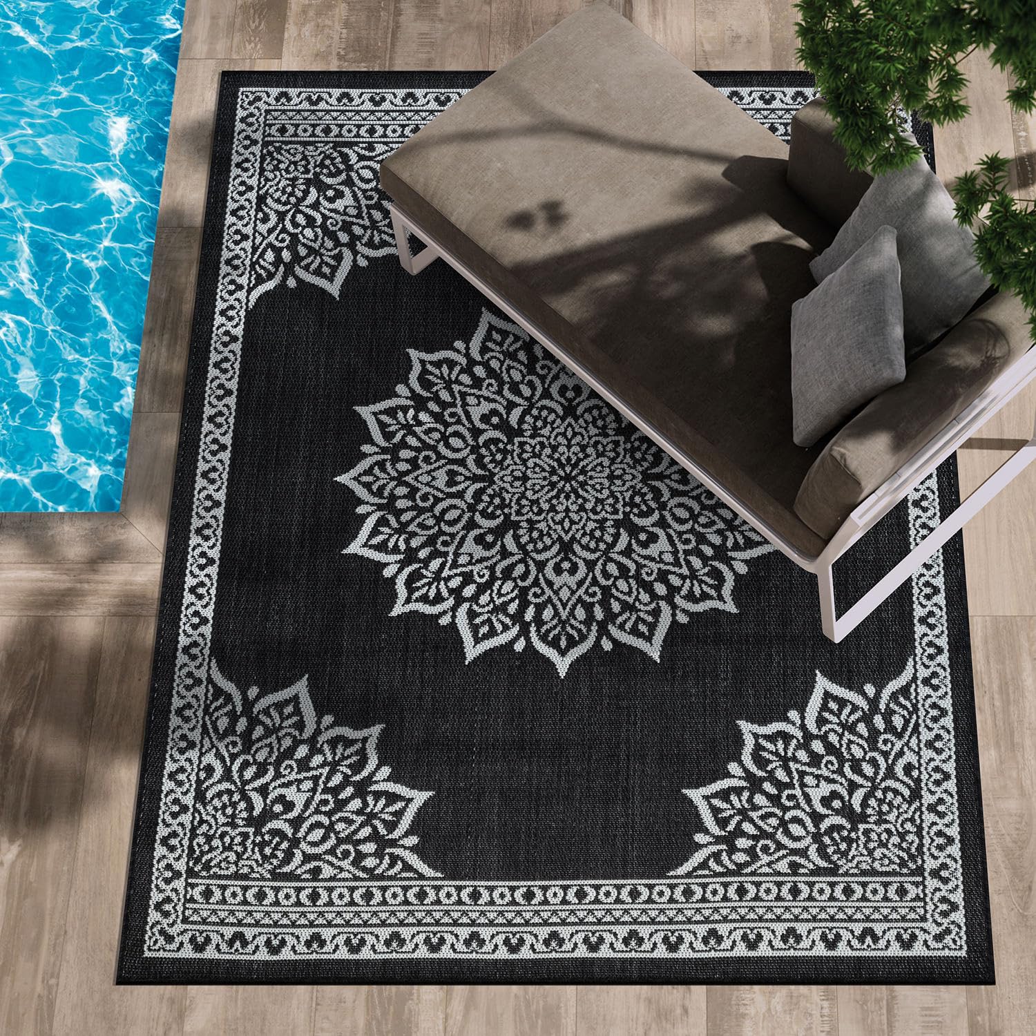 Camilson Indoor Outdoor Rug, 5X7 Medallion Black White Modern Area Rugs For Indoor And Outdoor Patios, Kitchen And Hallway Mats,
