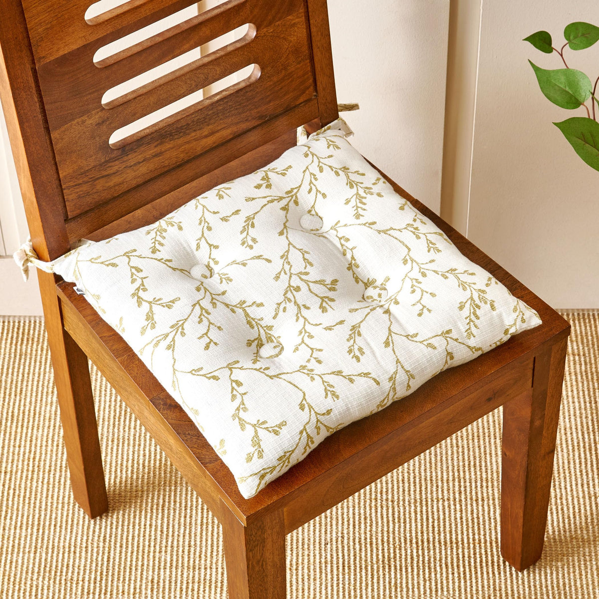 Home Centre Poise Fern Printed Chair Pad  40X40Cm