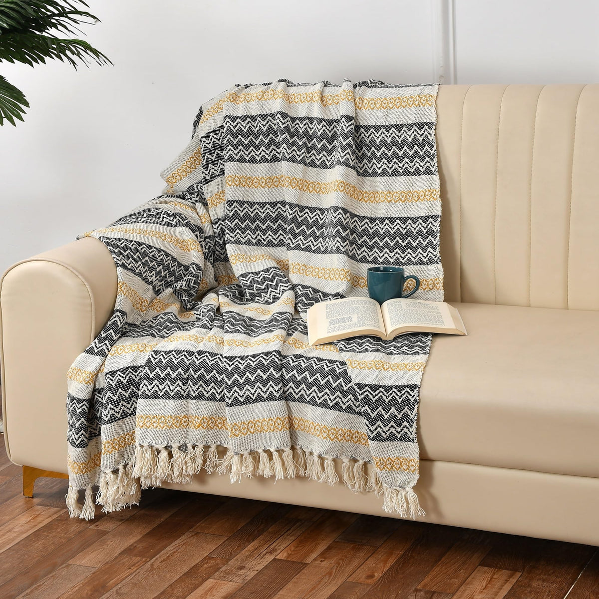 SASHAA WORLD Geometric Sofa Throw Blanket|Blanket for Living Room,Bed, Sofa & Chair|Multicolour Throw Blanket|XL 170x250 cm|Cott