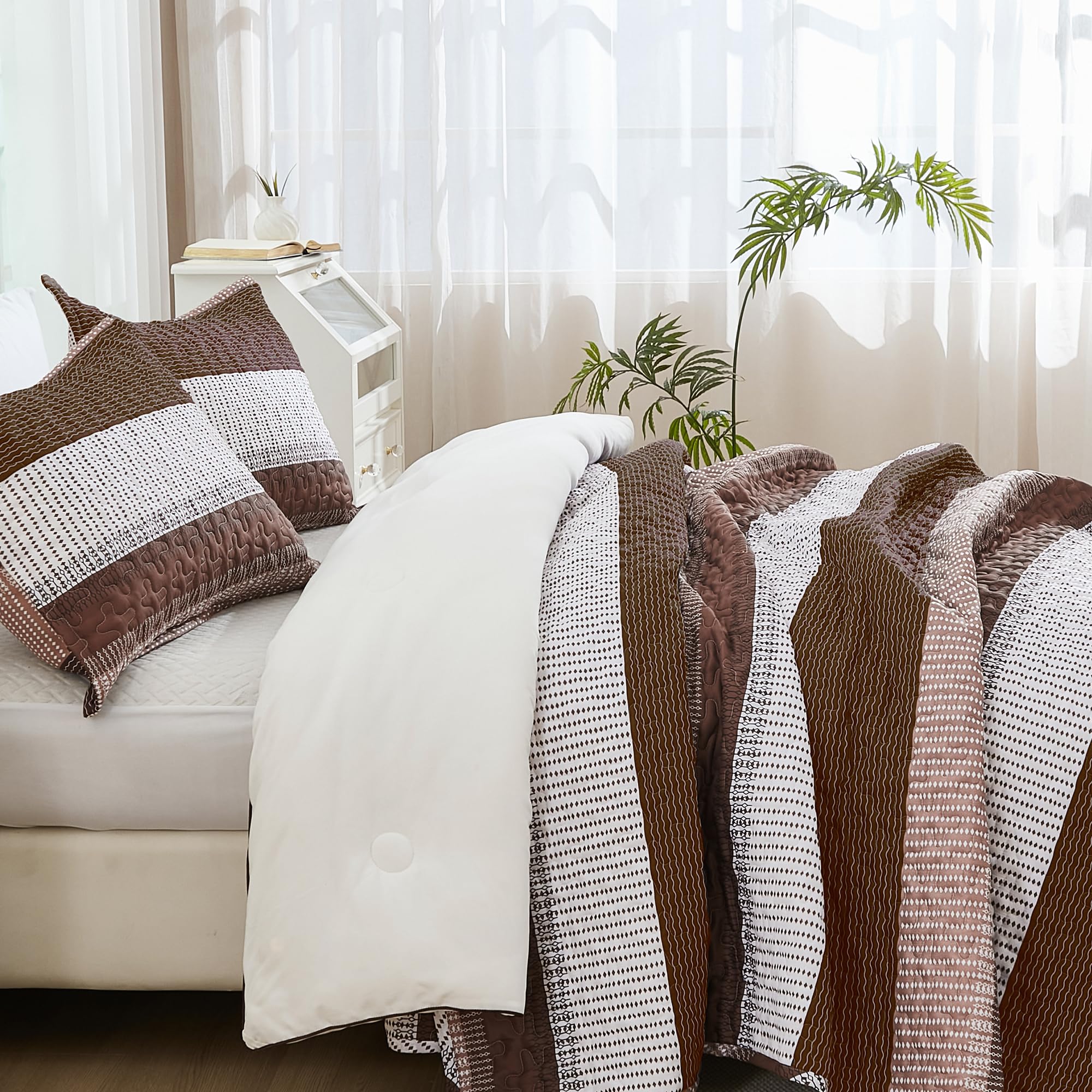 Andency King Size Quilt Set Brown, 3 Pieces Coffee Ultra Soft Lightweight Bedspreads & Coverlets Set, Patchwork Striped Quilted Bedding Sets For All Seasons (1 Quilt, 2 Pillow Shams)