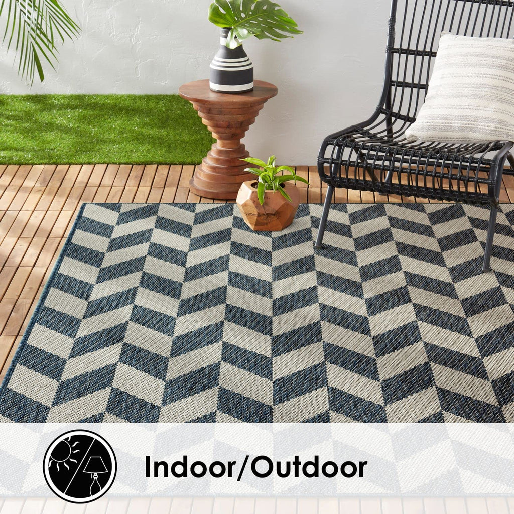Nicole Miller New York Patio Country Calla Contemporary Herringbone Indoor/Outdoor Area Rug, Blue/Cream, 6'6'X9'2'