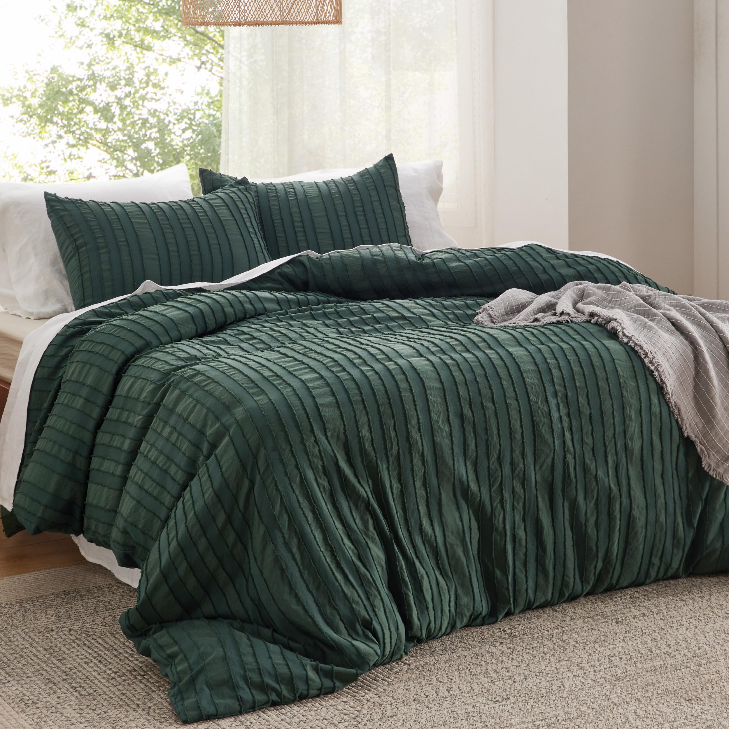 Bedsure Striped Tufted Duvet Cover Queen - Shabby Chic Duvet Cover, 3Pcs All-Season Size Boho Bedding For All Seasons, Includes 1 Queen Duvet Cover & 2 Pillowcases (Forest Green, Queen, 90'X90')