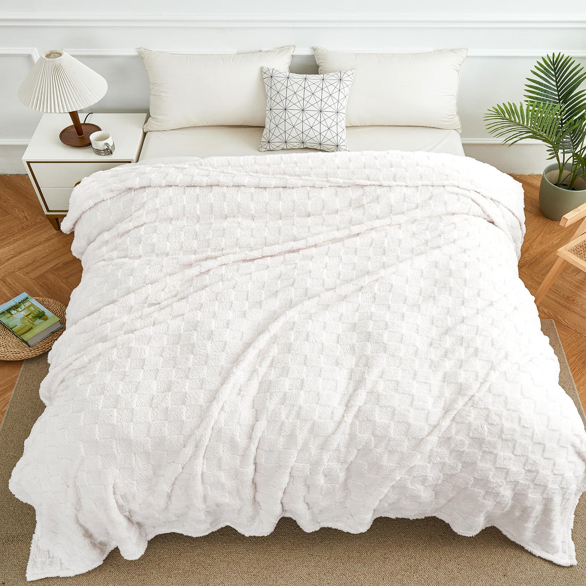 Aganear Fleece Blanket Queen Size - Plush Cozy Soft Checkered Throw Blanket For Couch, Sofa, Bed, Office, Warm Decorative Presen