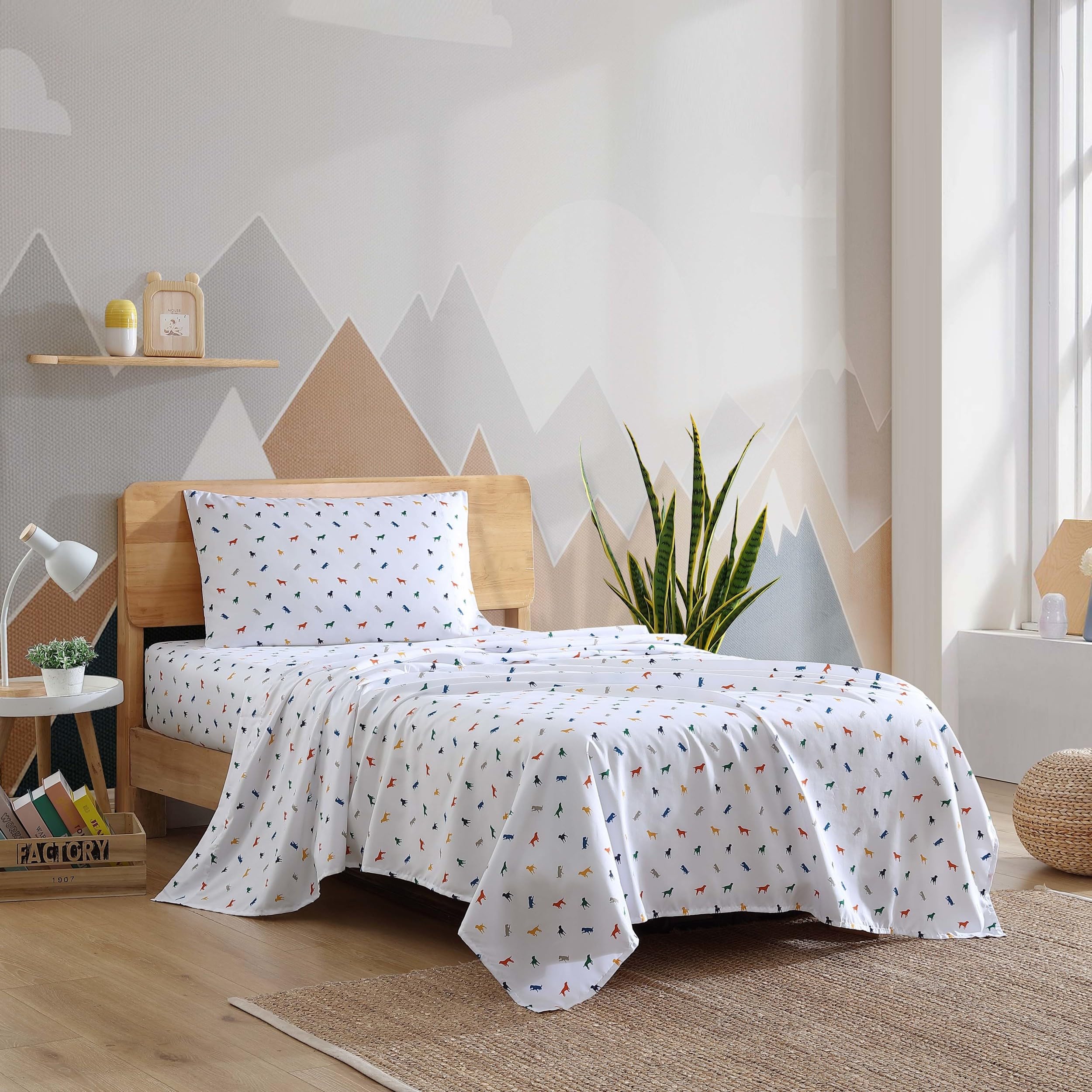 Eddie Bauer Kids - Queen Sheets, Stain Resistant Kids Bedding, Ideal For Toddler Bedding Set (Buddy The Dog White, Queen)