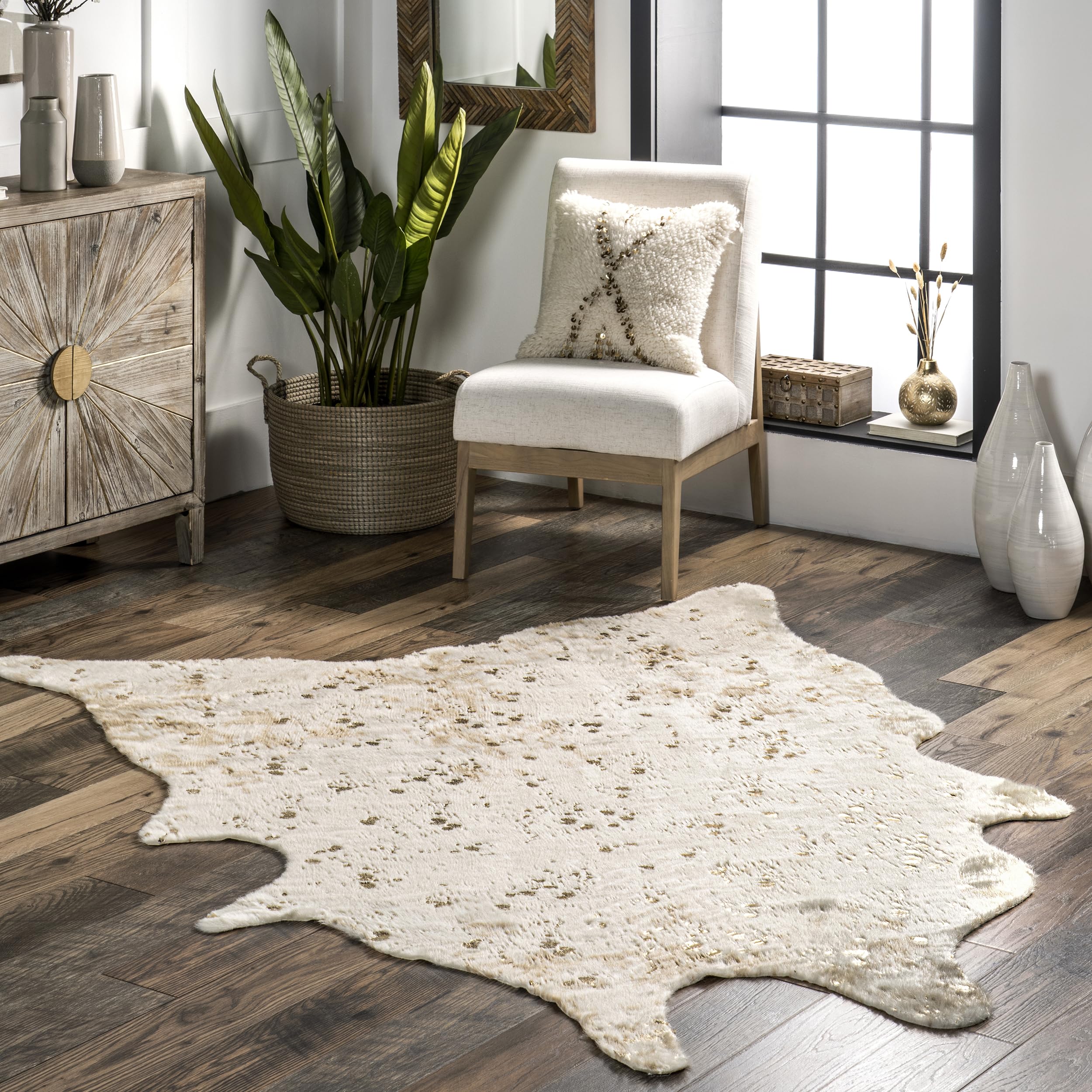 nuLOOM Iraida Animal Print Shaped 5x7 Area Rug for Living Room Bedroom Dining Room Kitchen, Gold/Off White
