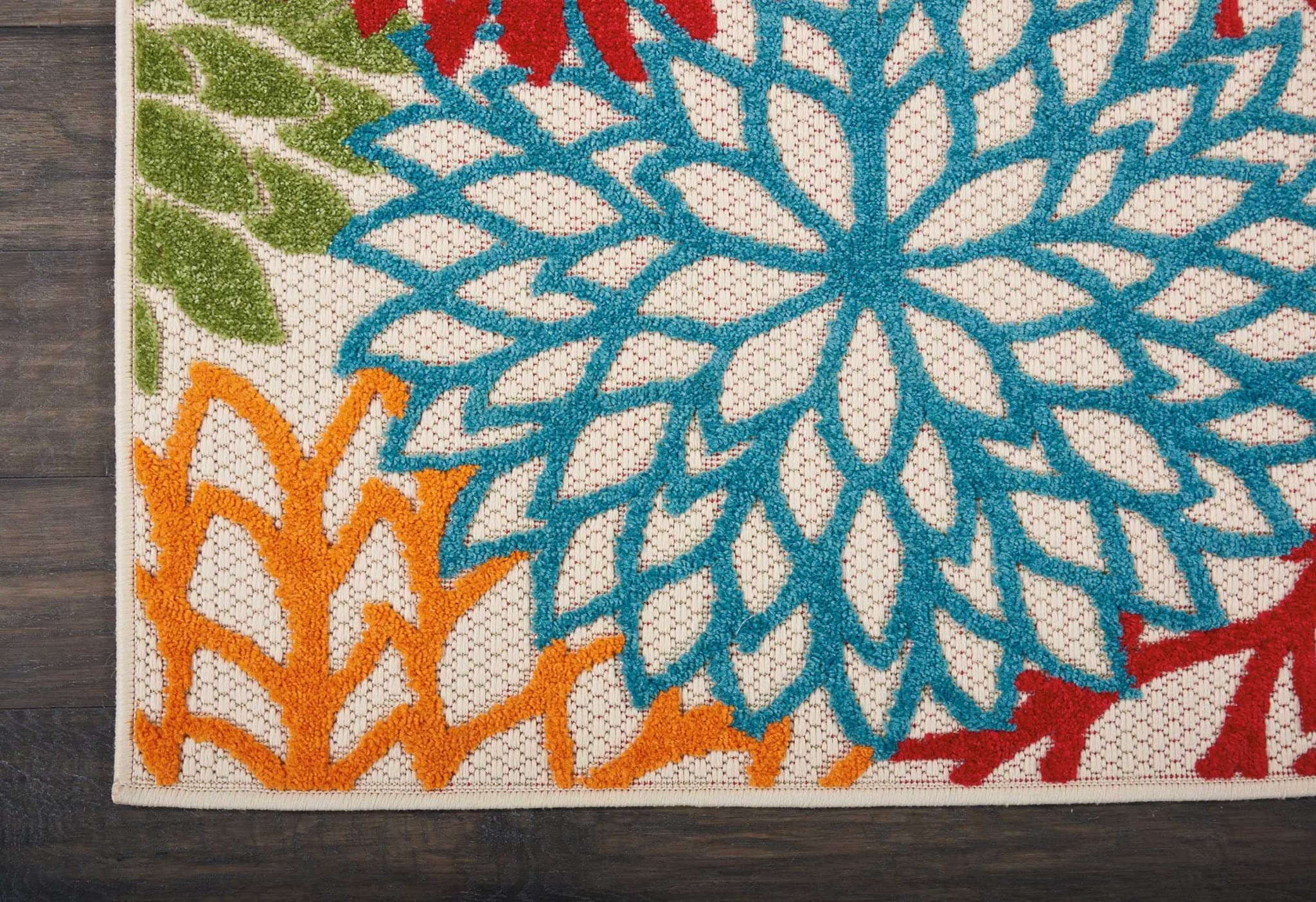 HomeRoots 100% Polypropylene 2â?? x 8â?? Green Floral Indoor Outdoor Runner Rug