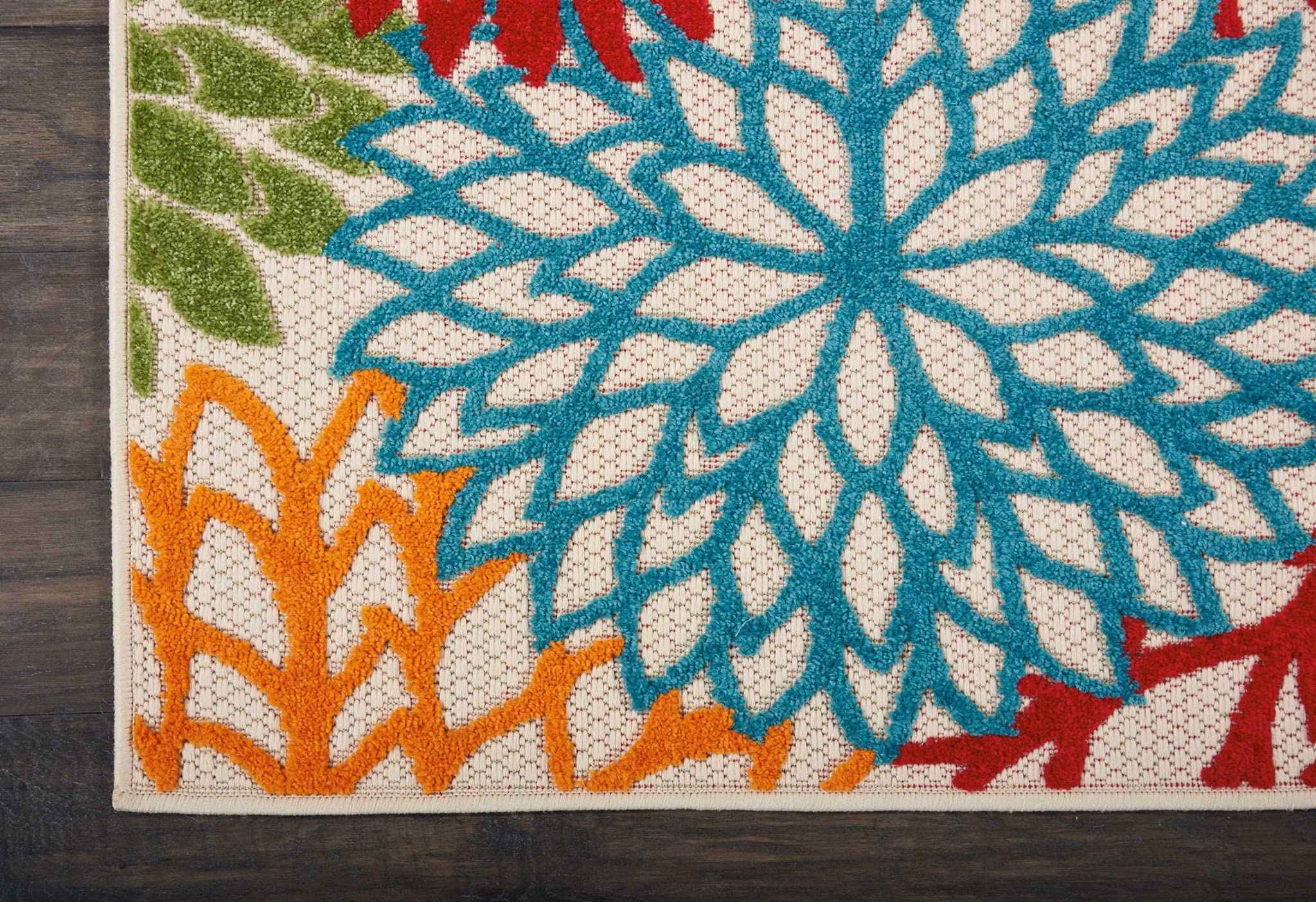 HomeRoots 100% Polypropylene 2â?? x 10â?? Green Floral Indoor Outdoor Runner Rug