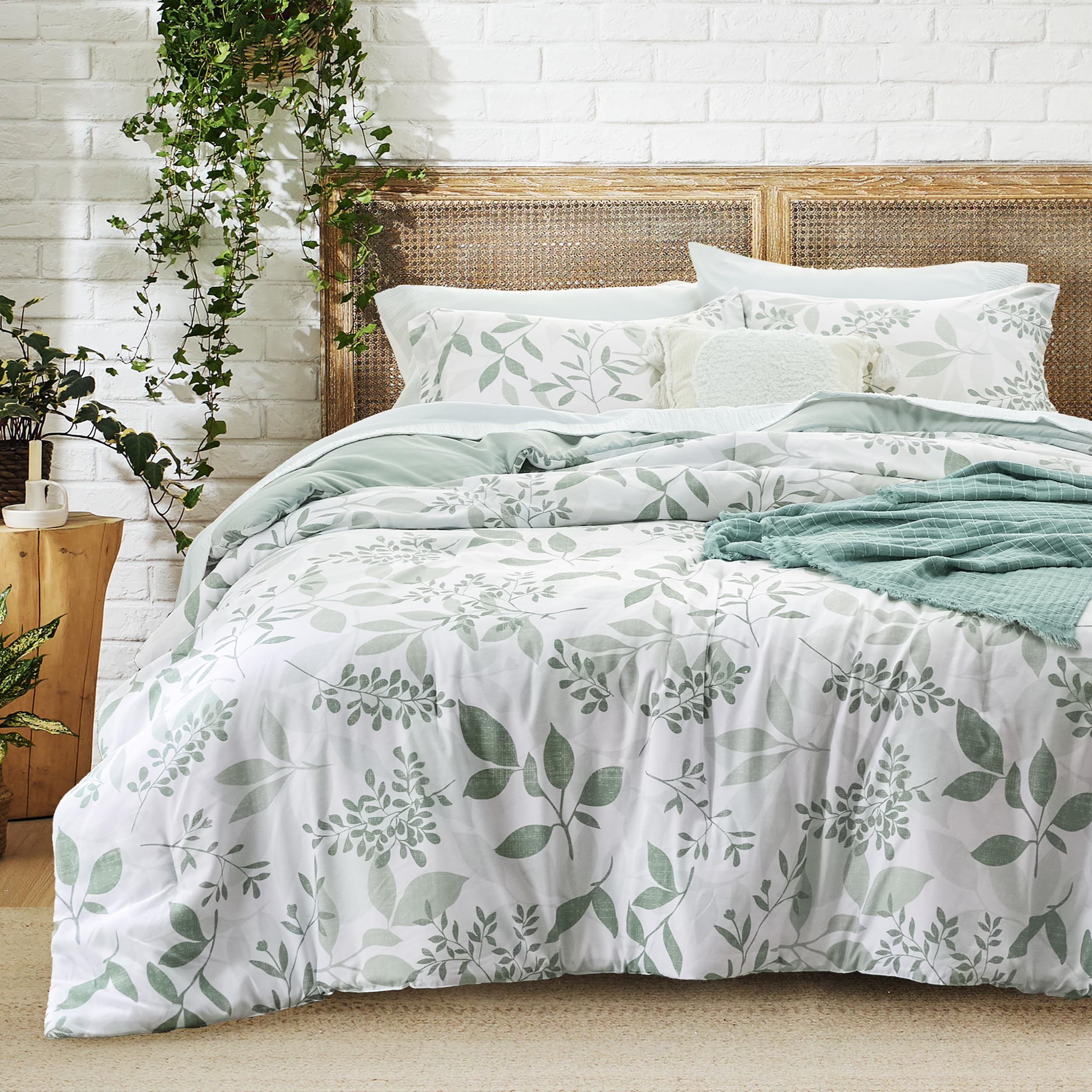 Bedsure Comforter Set King Size - Cute Floral Bedding Comforter Set, 3 Pieces, 1 Soft Reversible Sage Green Botanical Flowers Co