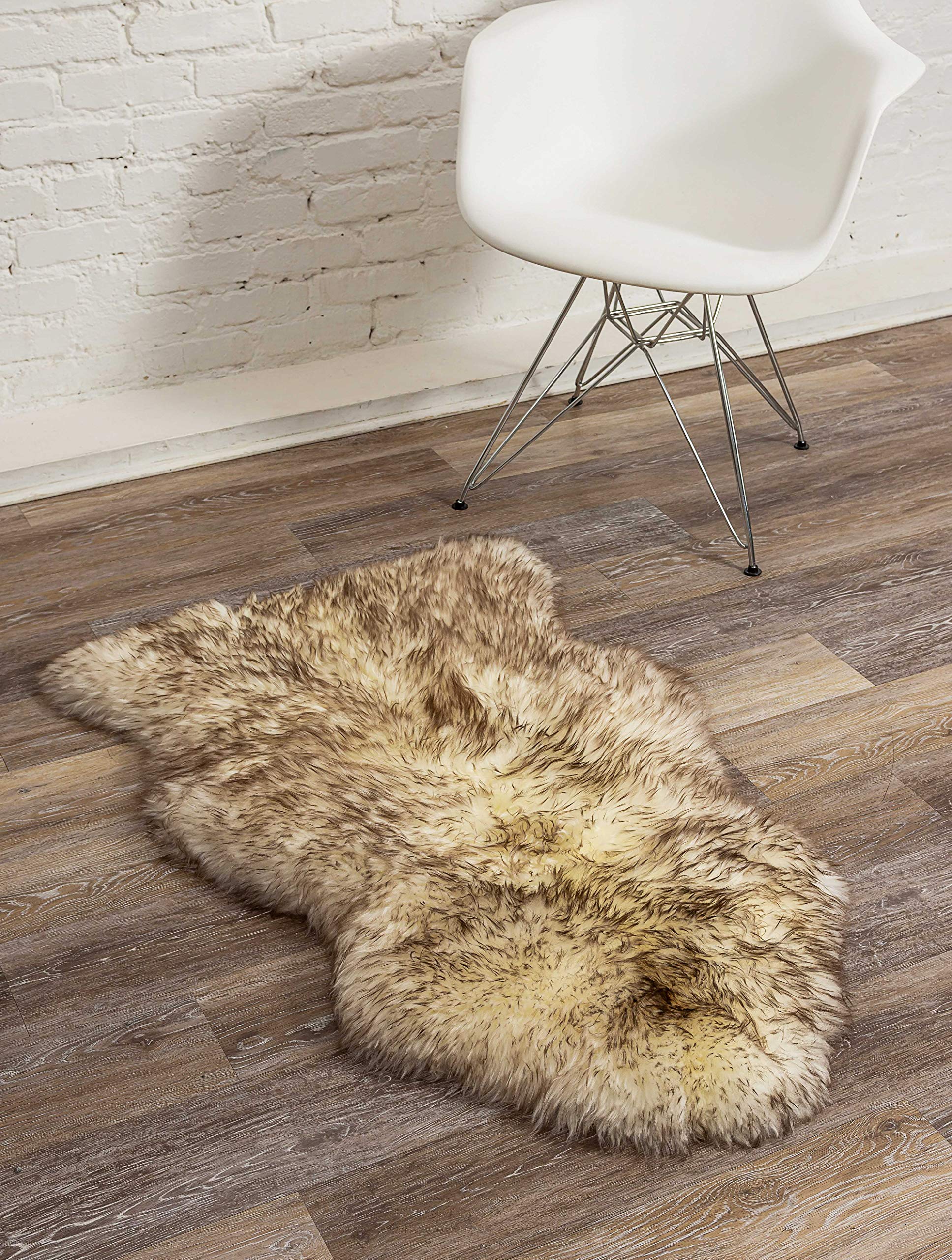 HomeRoots 2' X 3' Dark Cream New Zealand Natural Sheepskin Rug
