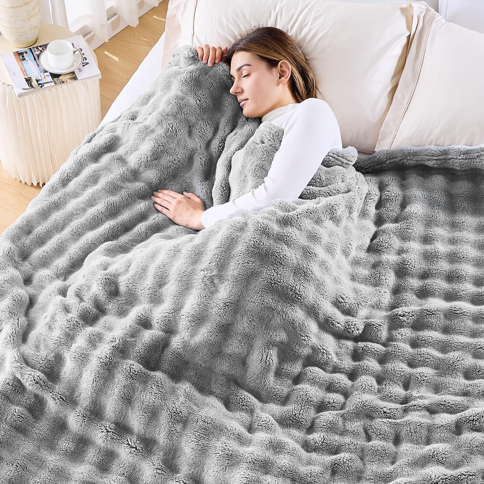 Newcosplay Queen Blanket For Couch Grey Super Soft Flannel Fleece 3D Bubble Lightweight Bed Blanket All Season Use (Grey, Queen(