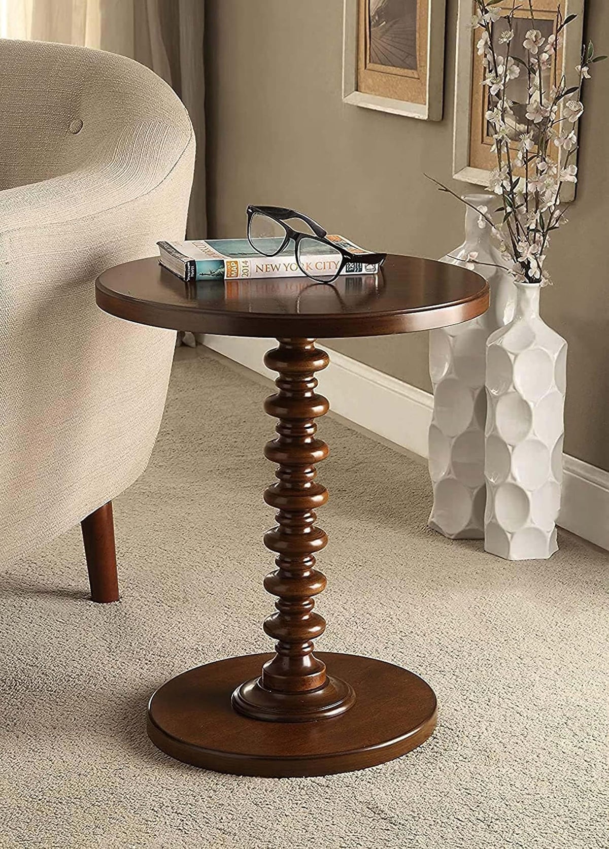 Weqxux Round Pedestal Side Table, Accent Furniture Nightstand Decor for Bedroom and Coffee End Table for Living Room, Walnut, Me