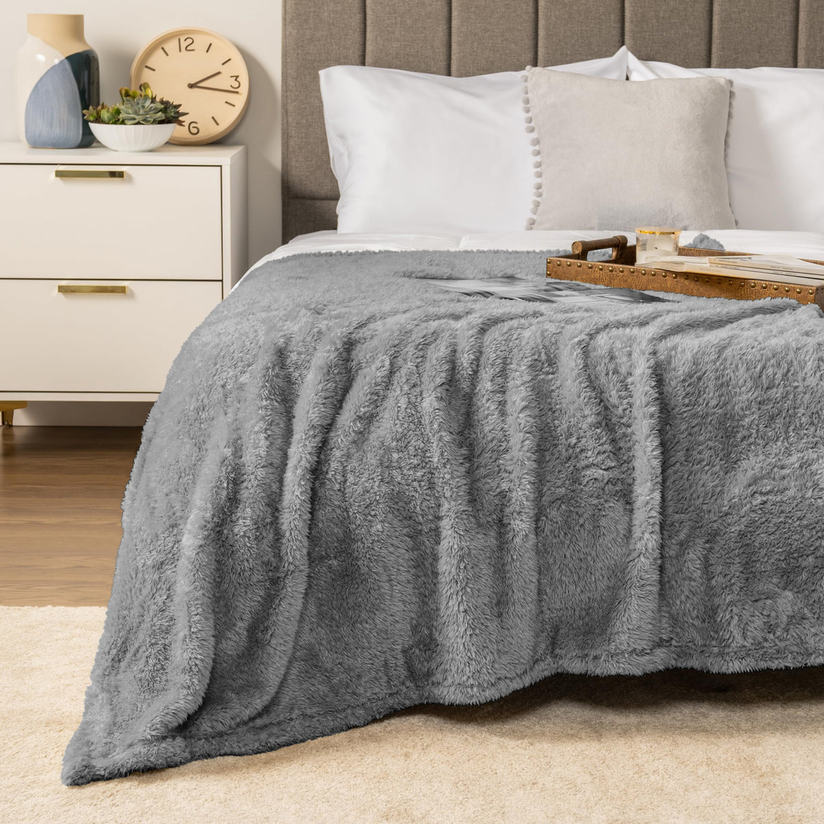 Pavilia Sherpa Bed Blanket King Size, Grey Plush Soft Cozy Blanket For Bed, Fluffy Lightweight Microfiber, Fuzzy All Season Blan