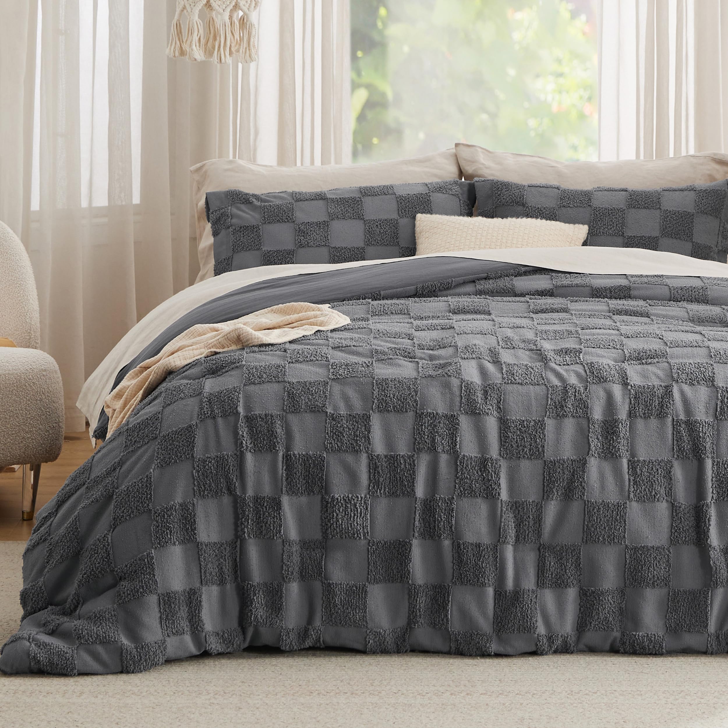 Bedsure Queen Size Comforter Set Dark Grey, Boho Tufted Bed Set, Checkered Farmhouse Shabby Chic Bedding, 3 Pieces, 1 Plaid Geometric Comforter And 2 Pillow Shams