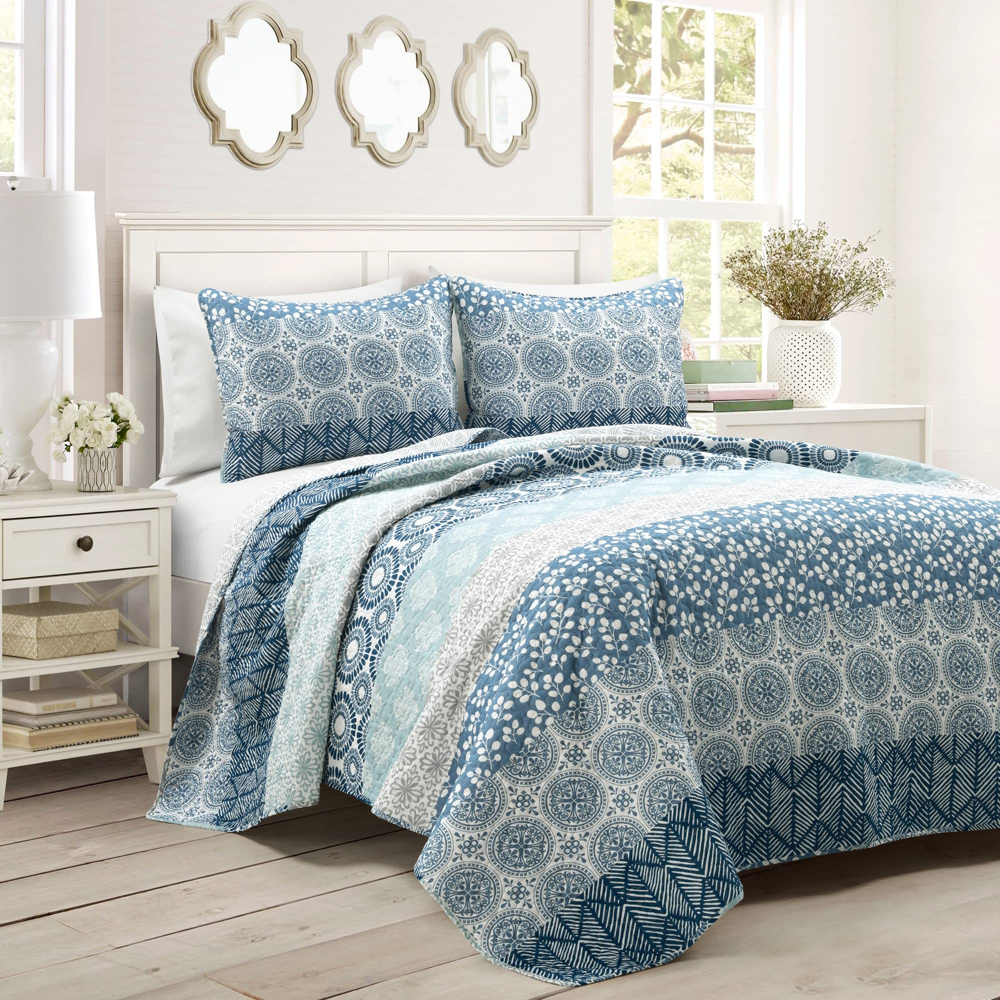 Lush Decor Bohemian Stripe Reversible Cotton Quilt Navy/Blue 3 Piece Set California King - Soft Lightweight Printed Boho Bedding