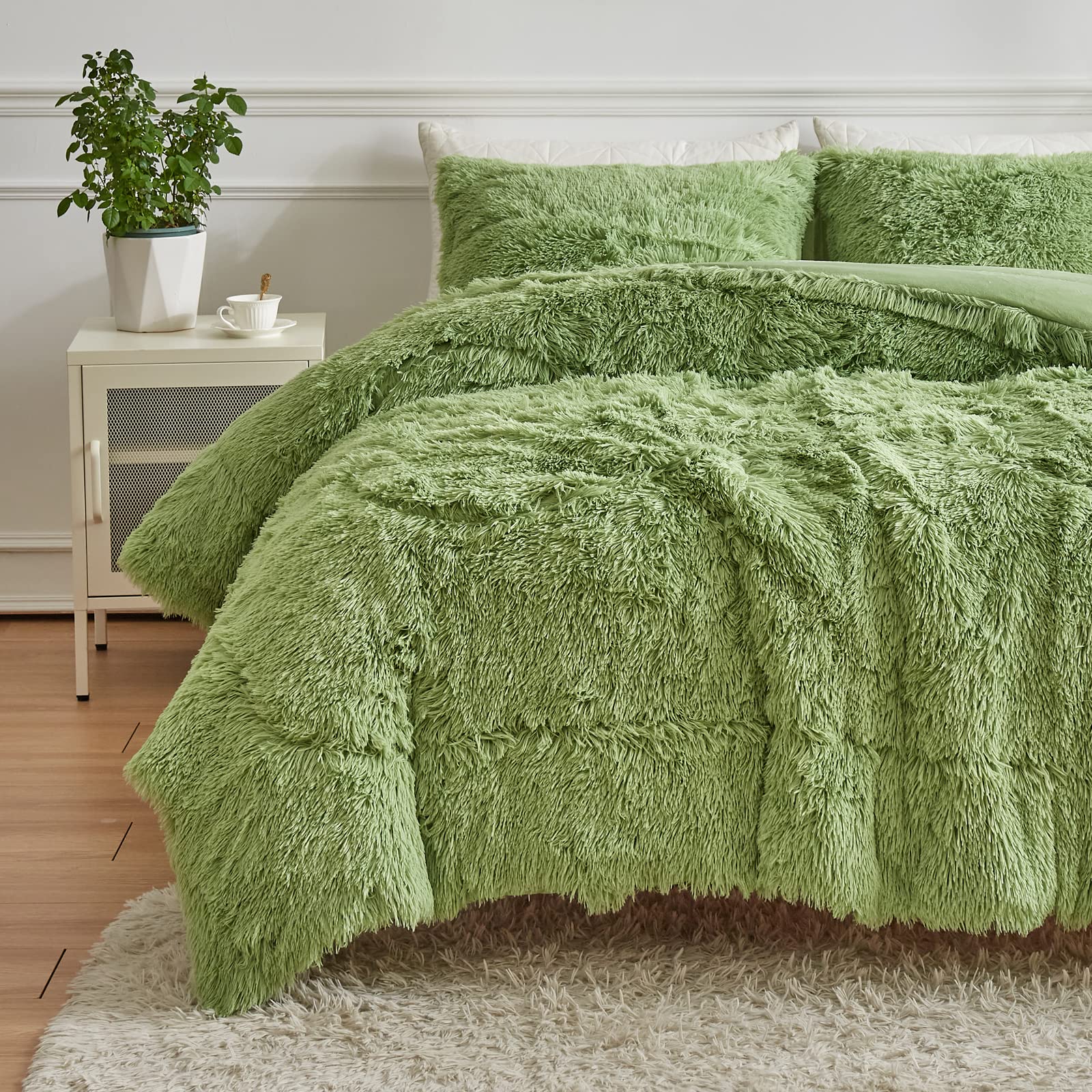 Wajade Faux Fur Plush Sage Green Comforter Set Fluffy Fuzzy Shaggy Bedding Set - 3Pc Queen Size Microfiber Soft Warm Quilt Set