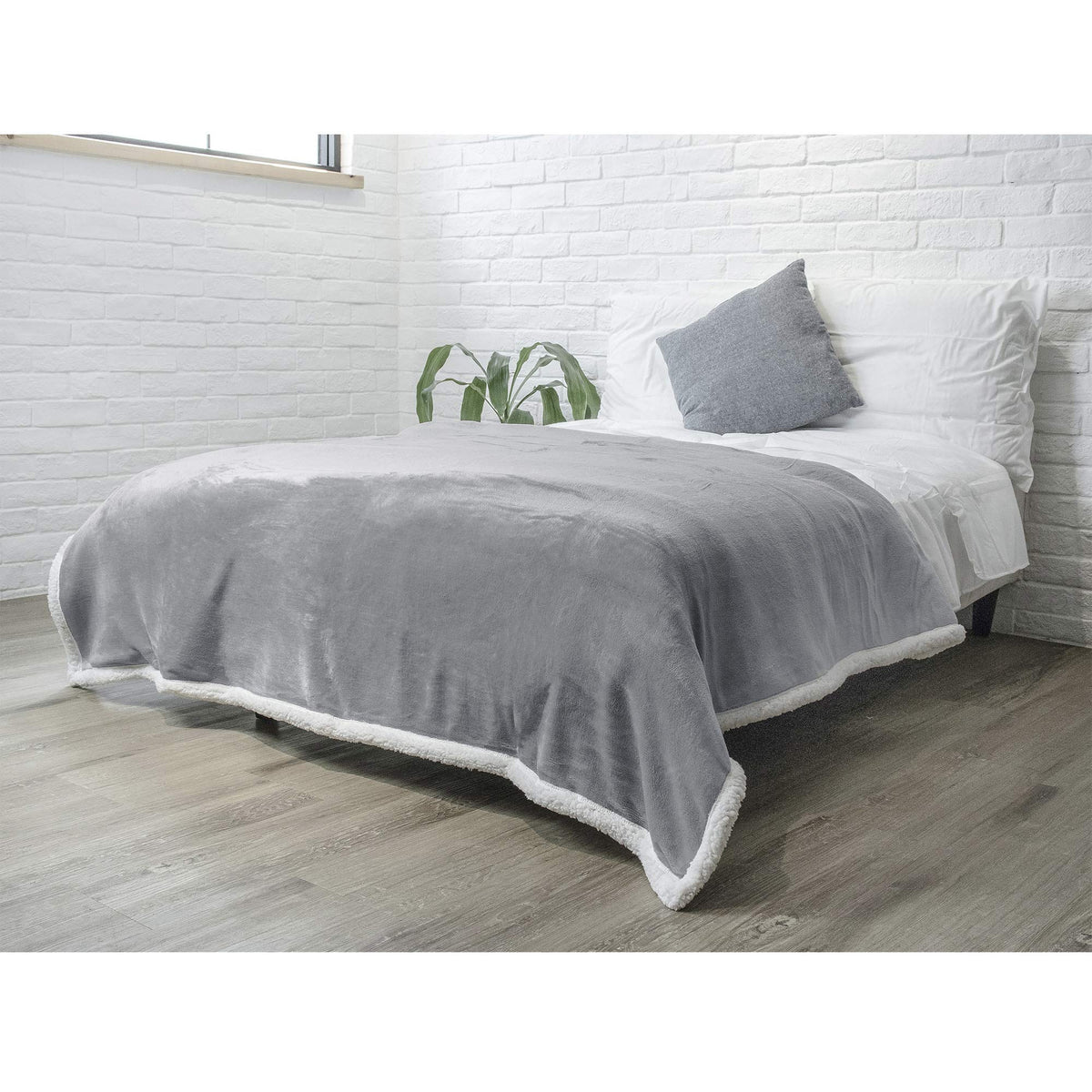 Pavilia Light Grey Sherpa Fleece Bed Blanket King Size, Soft Thick Bed Blanket For Couch Sofa, Cozy Warm Throw Blanket All Seaso