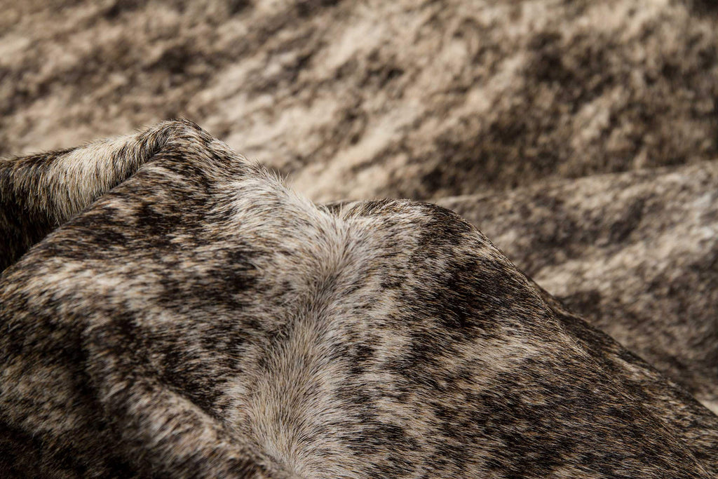 HomeRoots Cowhide, Microsuede 6' X 7' Exotic Cowhide Rug - Zebu