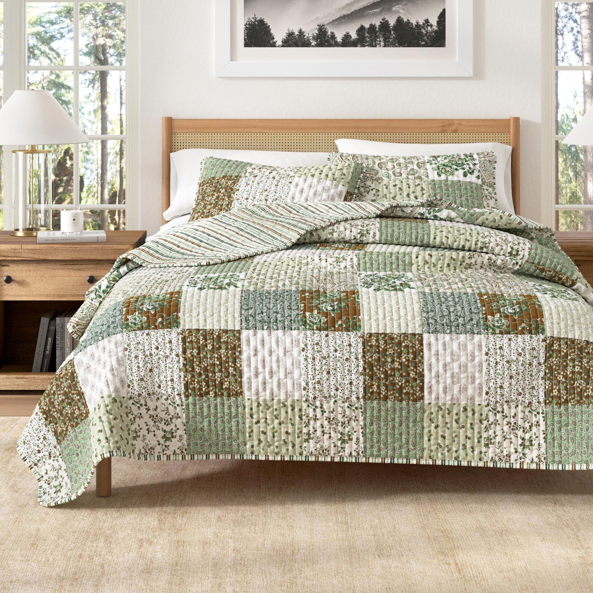 Great Bay Home 3-Piece Full/Queen Microfiber Quilt Set With Shams - Patchwork Floral Reversible Design - Lightweight, All-Season