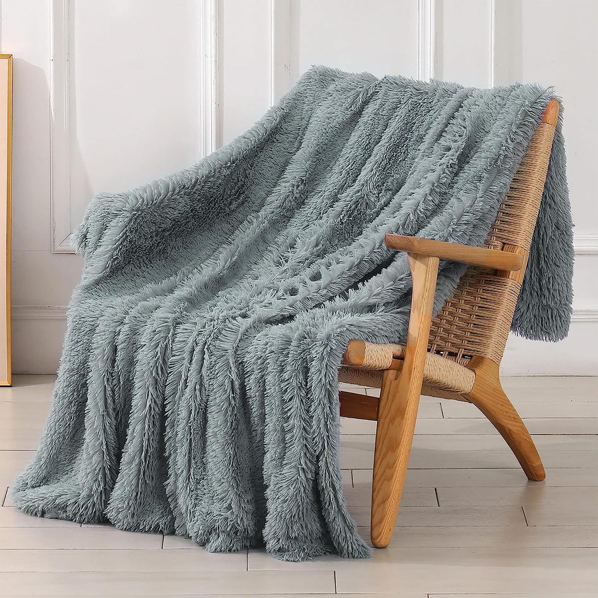 Tuddrom Decorative Extra Soft Faux Fur Throw Blanket 50' X 60',Solid Fuzzy Reversible Long Hair Shaggy Blanket,Fluffy Cozy Plu