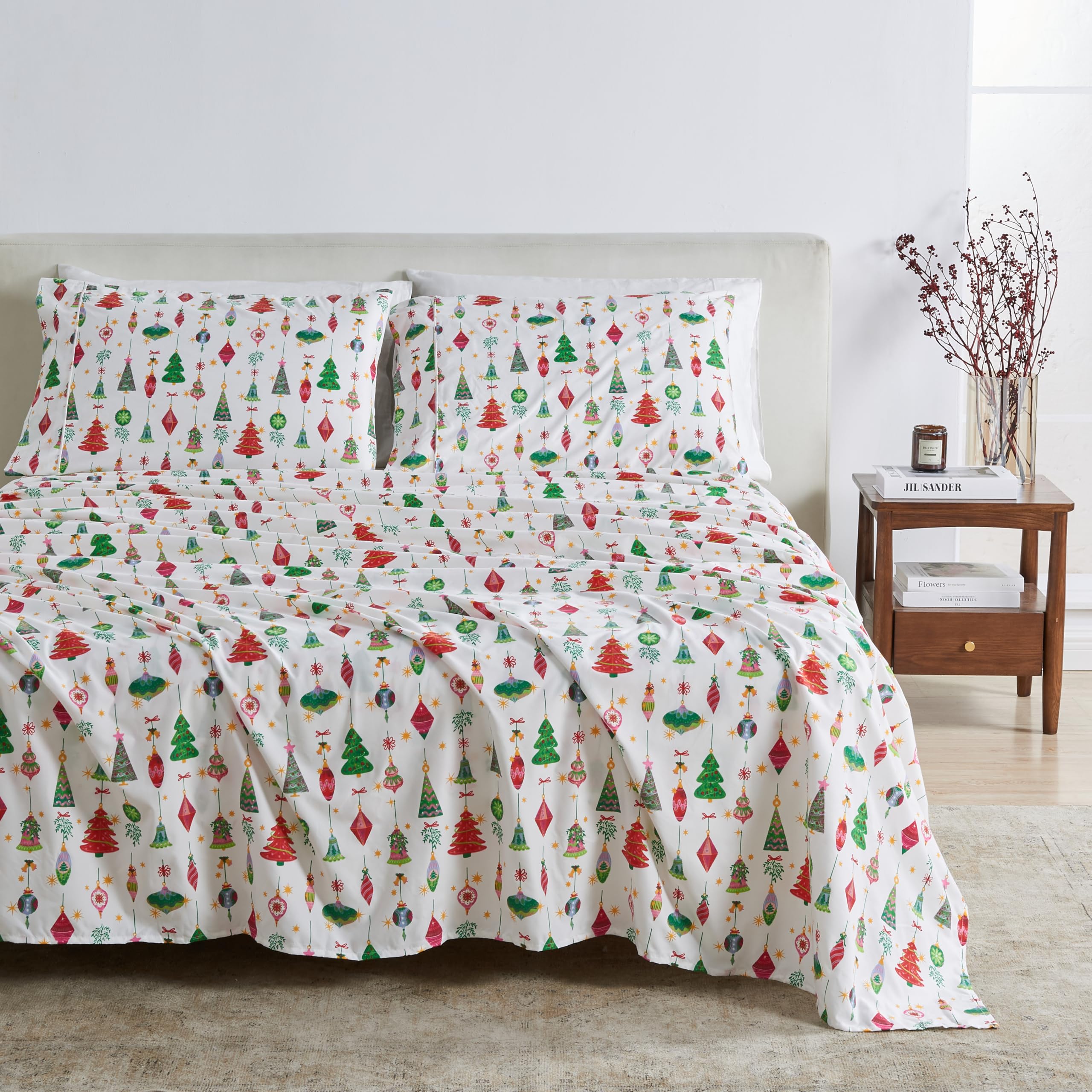 Great Bay Home Twin Size Microfiber Sheet Set - Holiday 3-Piece Bed Sheets - Ultra-Soft And Smooth Brushed Microfiber Christmas