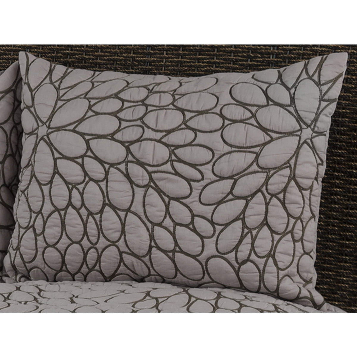 Rizzy Home | BT1571 | Standard Sham | 20&quot;x26&quot; Brown/Neutral/ Leaves Pattern