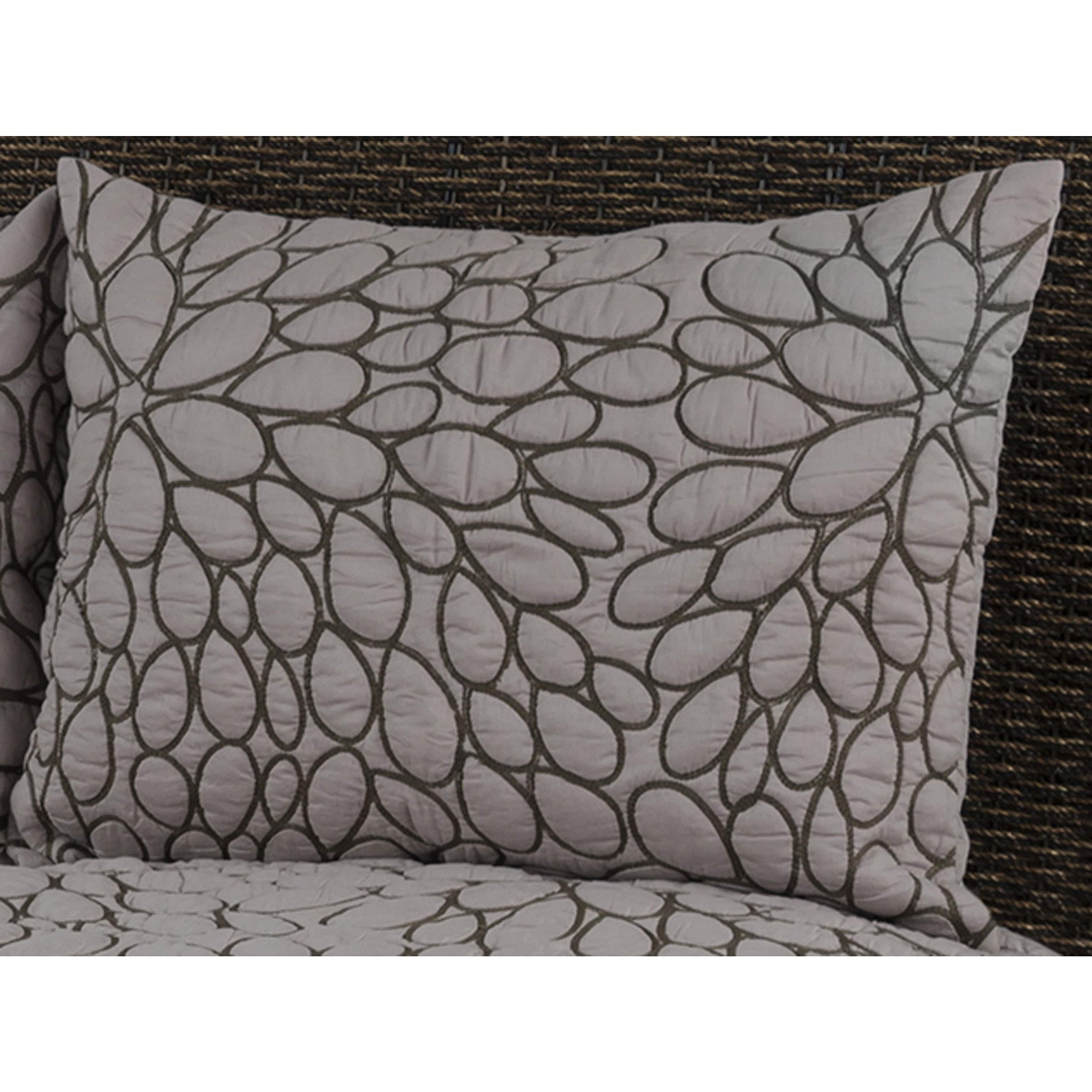 Rizzy Home | BT1571 | Standard Sham | 20"x26" Brown/Neutral/ Leaves Pattern