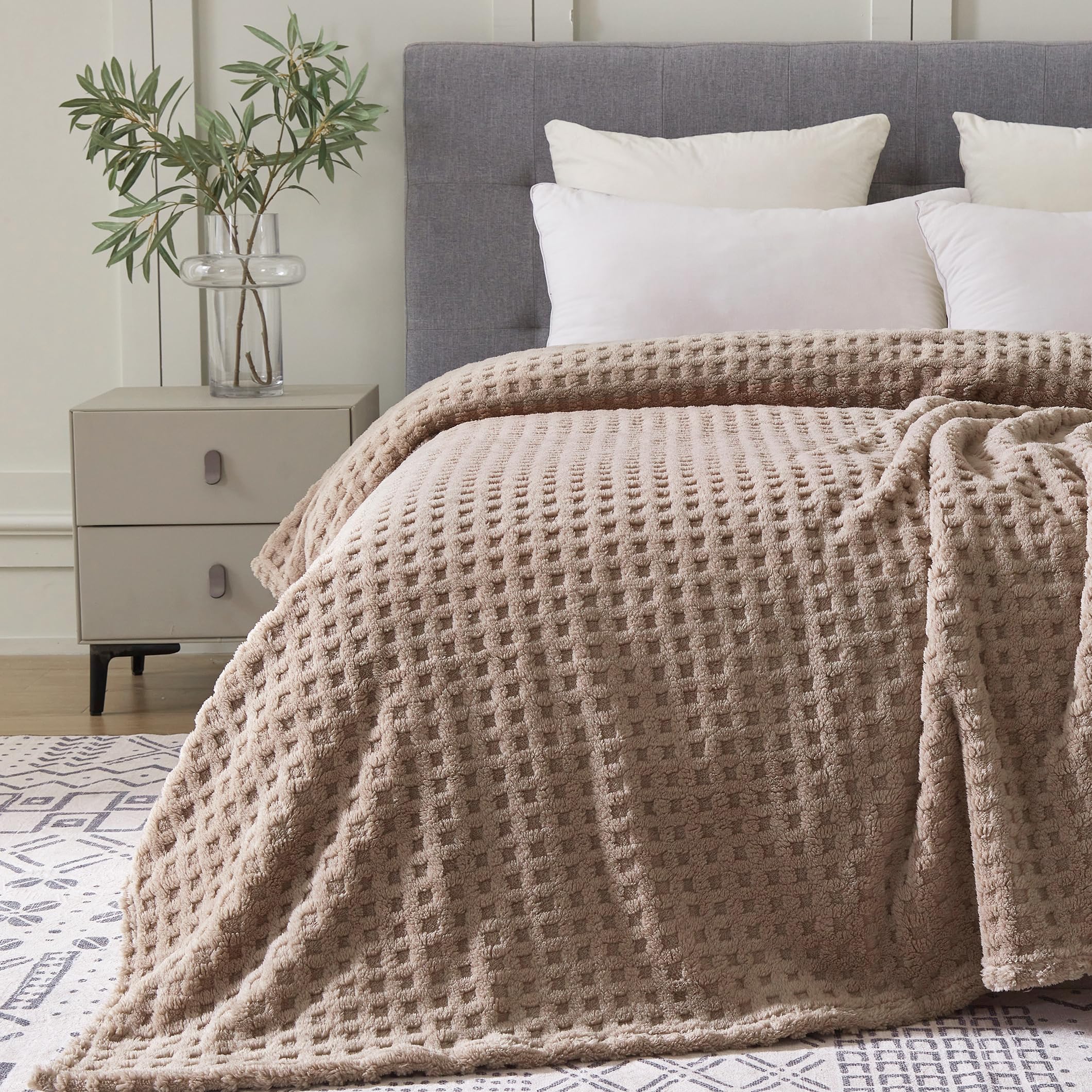 Serenhom Soft Cozy Fuzzy Fleece Twin Blanket, Waffle Light Taupe, 60X80 Inches - Lightweight, Fluffy, And Warm 3D Jacquard All-S