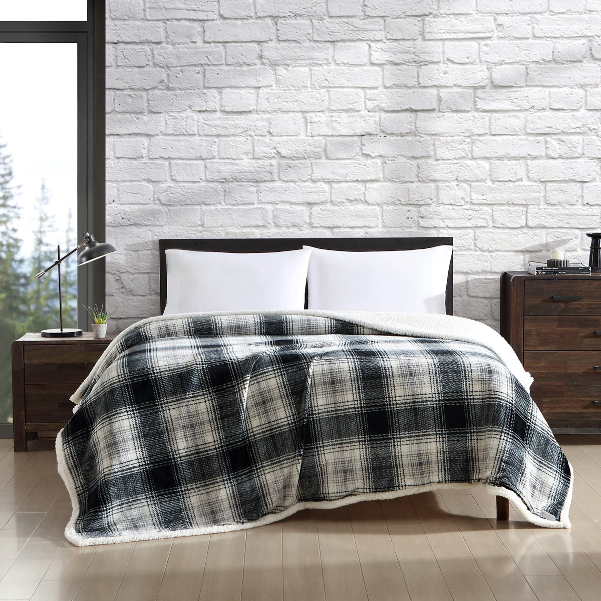 Eddie Bauer- Queen Blanket, Ultra Soft & Cozy Plush Home D  Cor, All Season Bedding (Vail Plaid Grey, Queen)