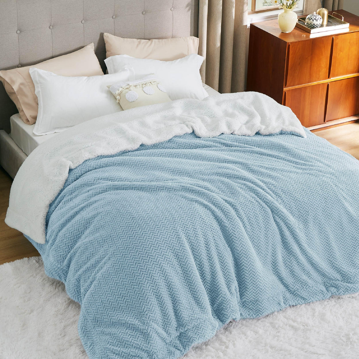 Bedsure Sherpa Blanket King Size for Bed - Herringbone Fleece Thick Warm Blanket for Winter, Fuzzy Soft Cozy Gift Blanket for Wo